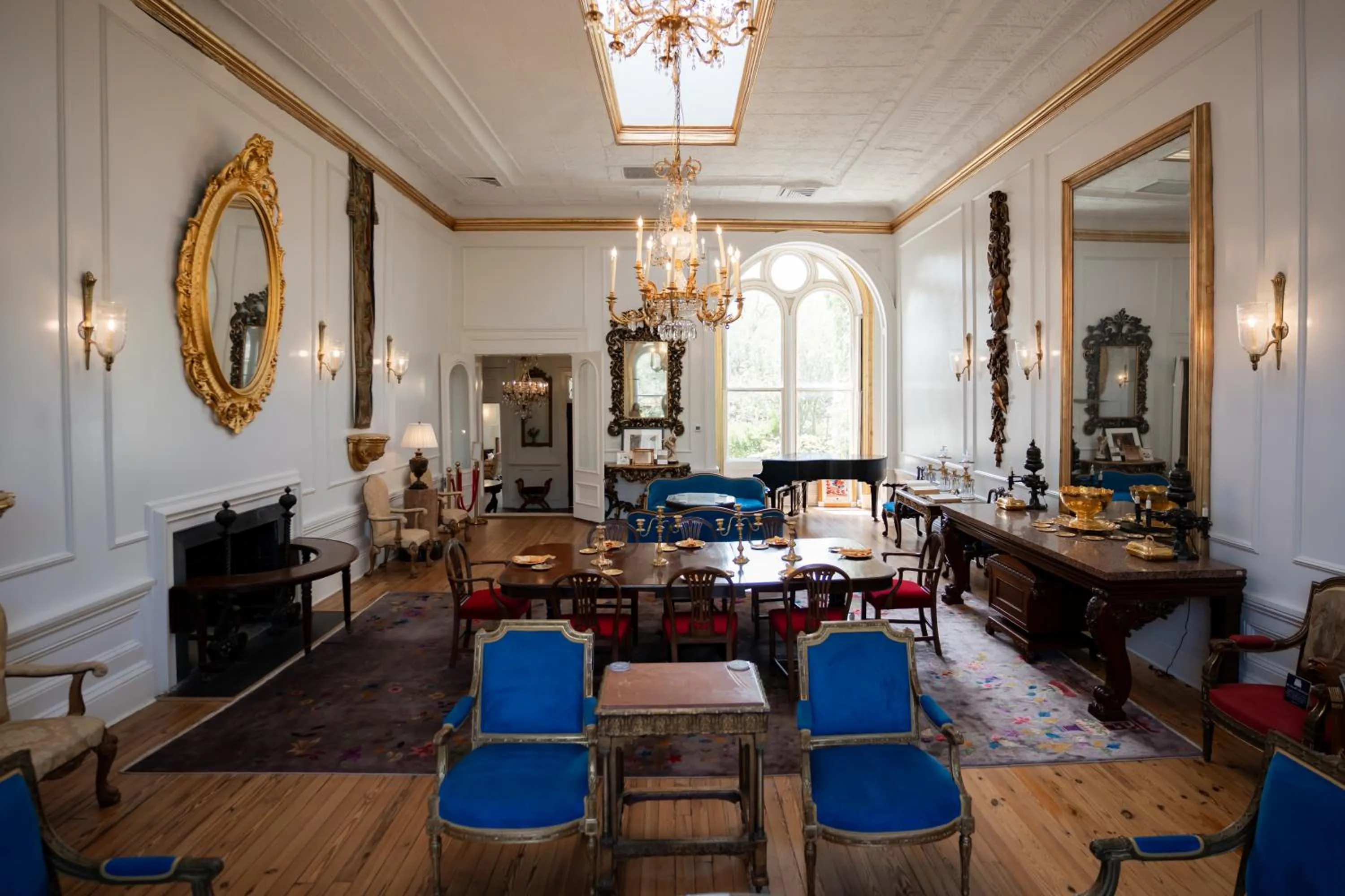 Living room in 20 South Battery