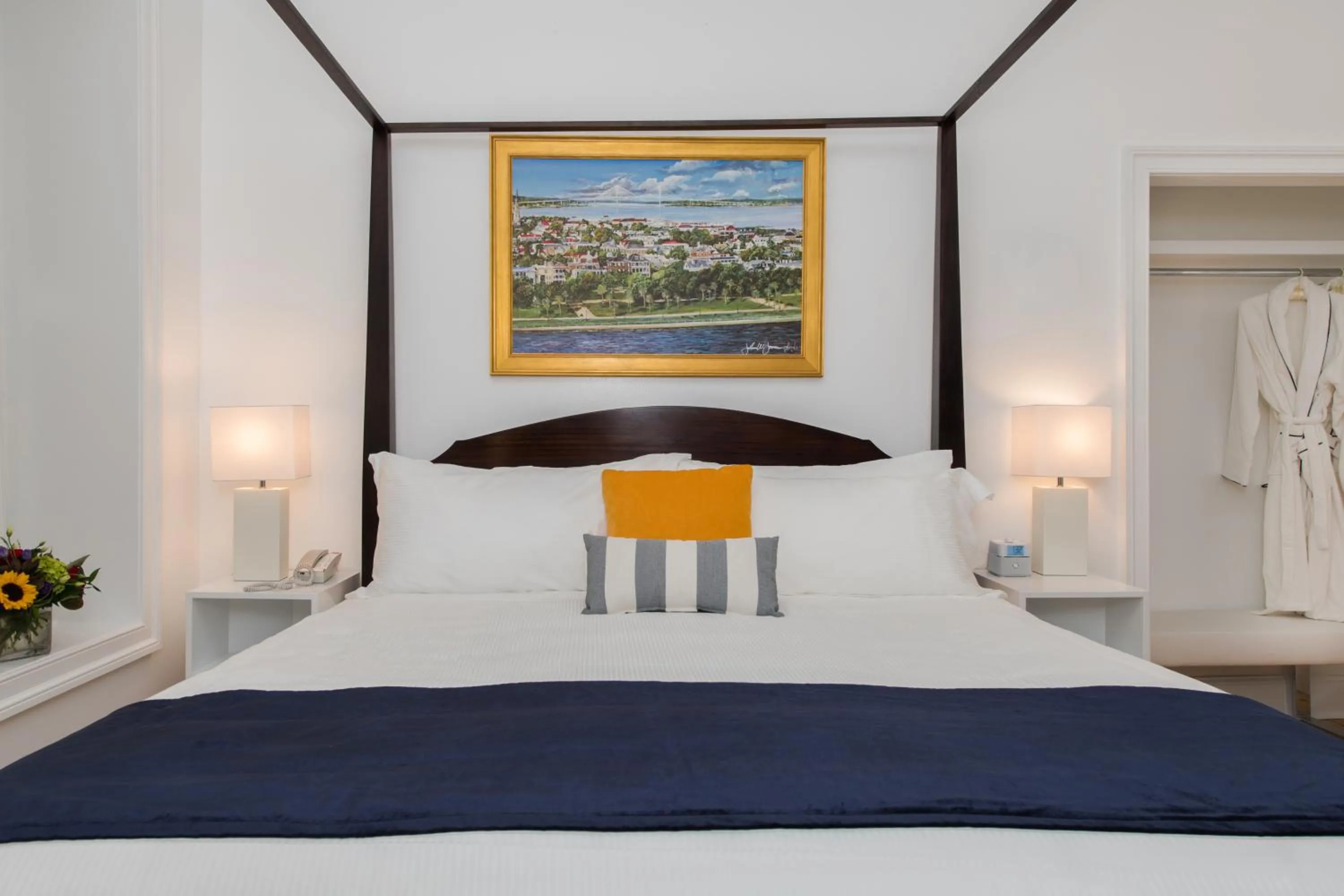 Bedroom, Bed in 20 South Battery