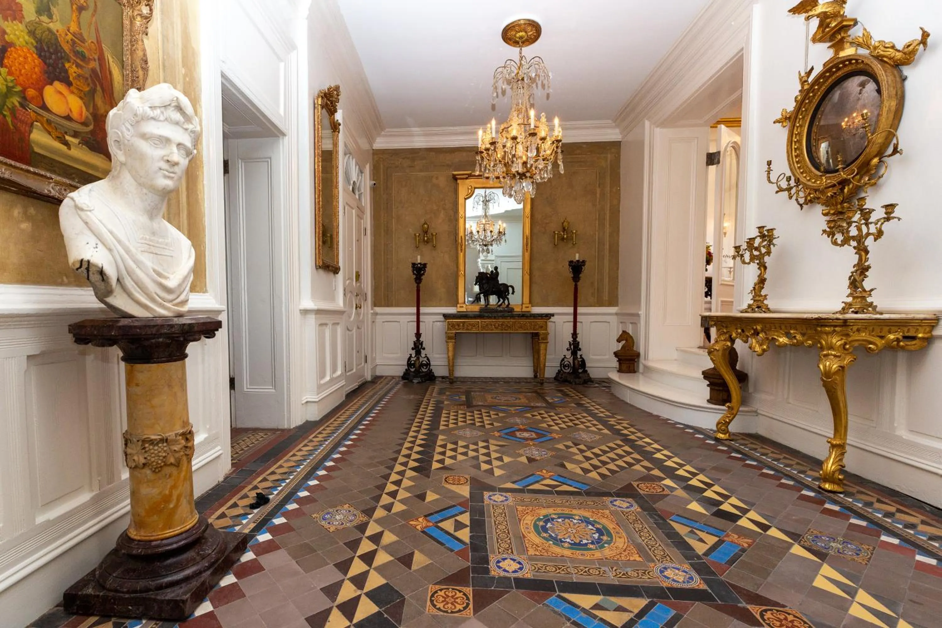 Area and facilities in 20 South Battery