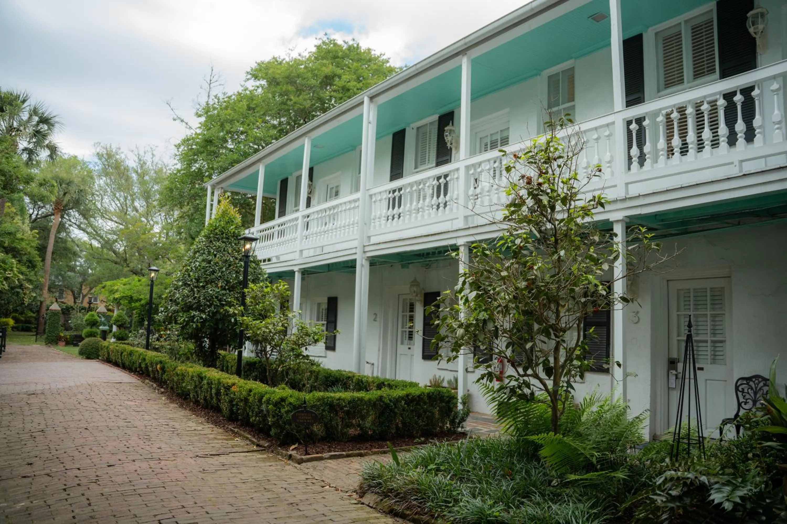 Inner courtyard view in 20 South Battery