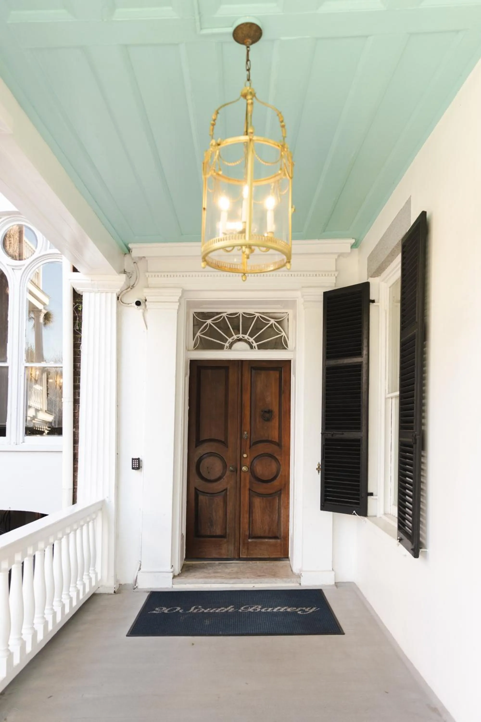 Facade/entrance in 20 South Battery