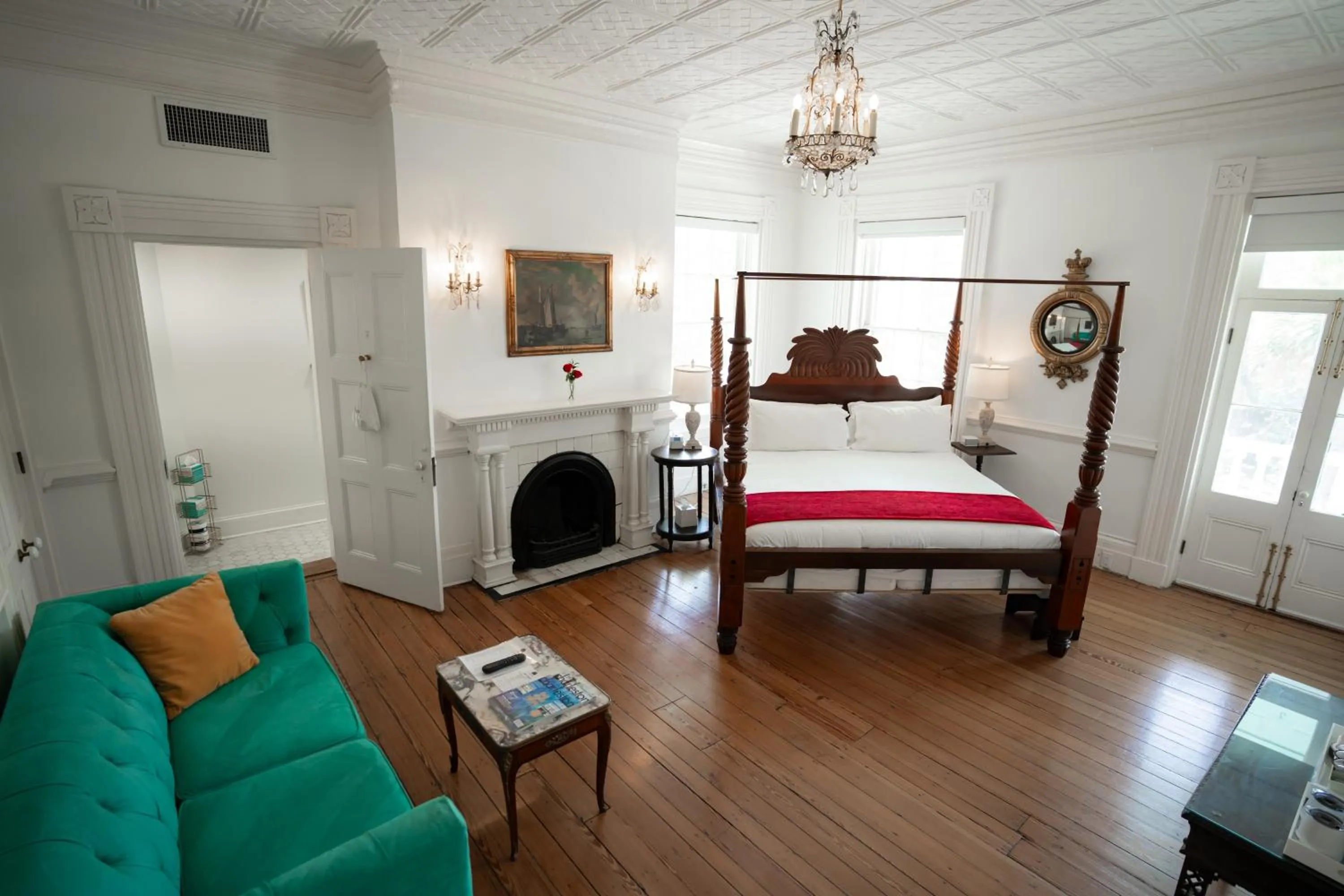 Bedroom, Bed in 20 South Battery