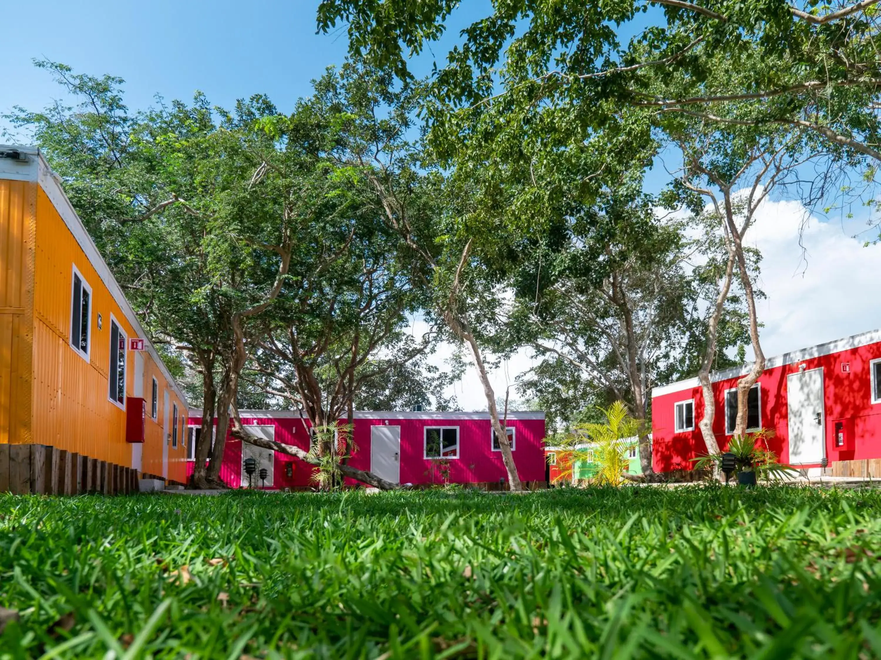 Property building in Colorbox beds and rooms Property building in Colorbox beds and rooms