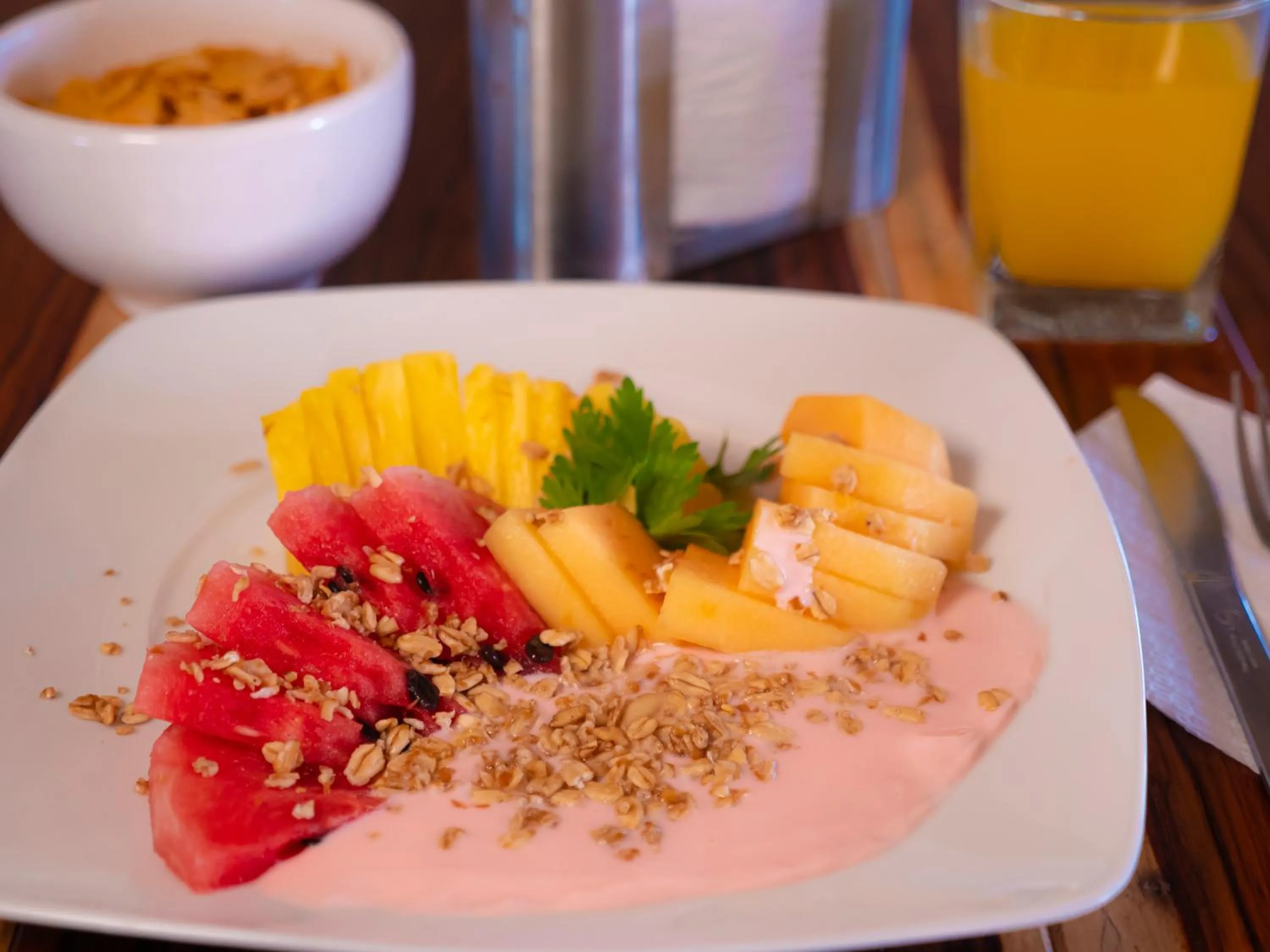 Restaurant/places to eat in Colorbox beds and rooms