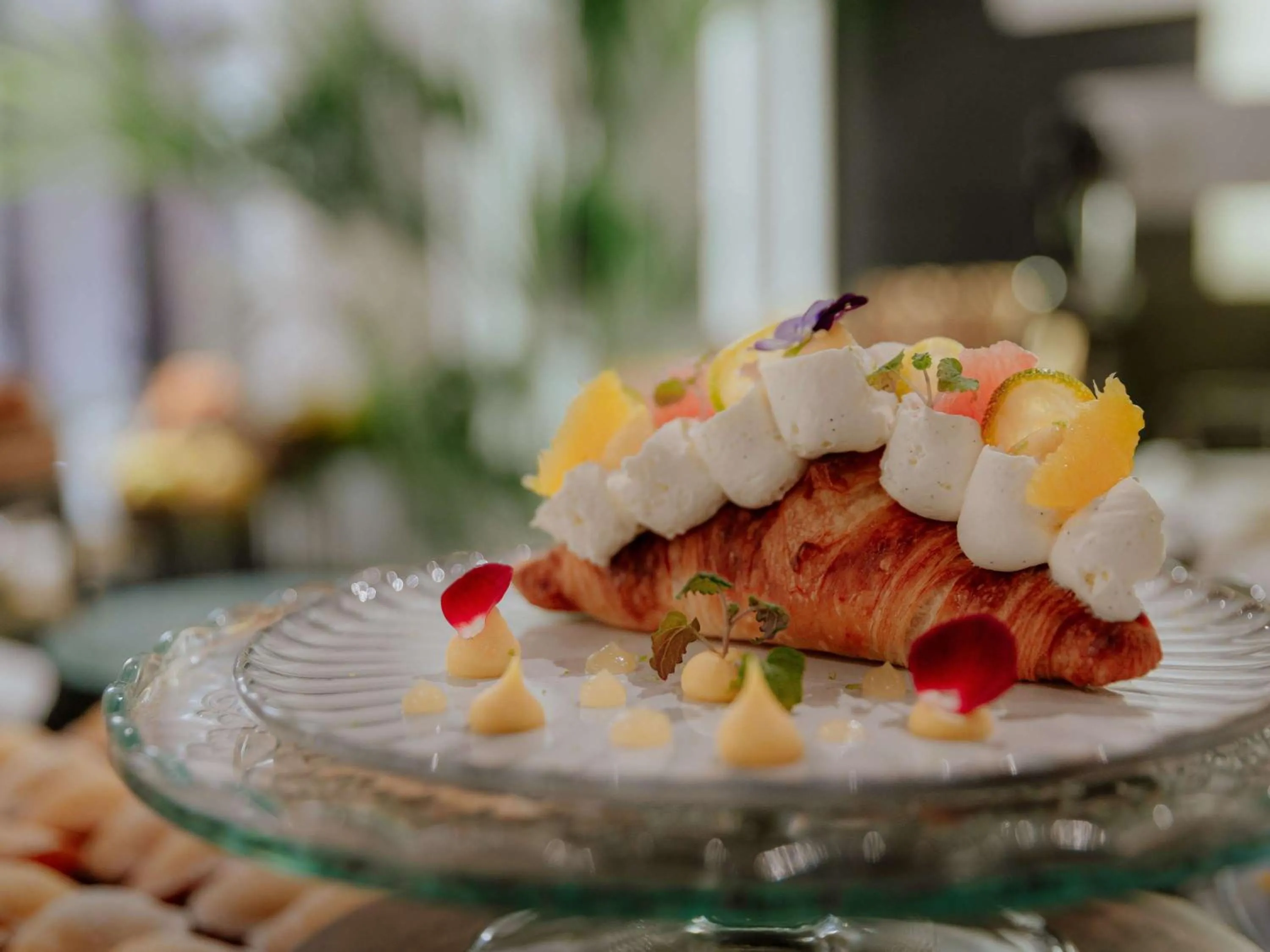 Breakfast in Sofitel Paris Le Faubourg