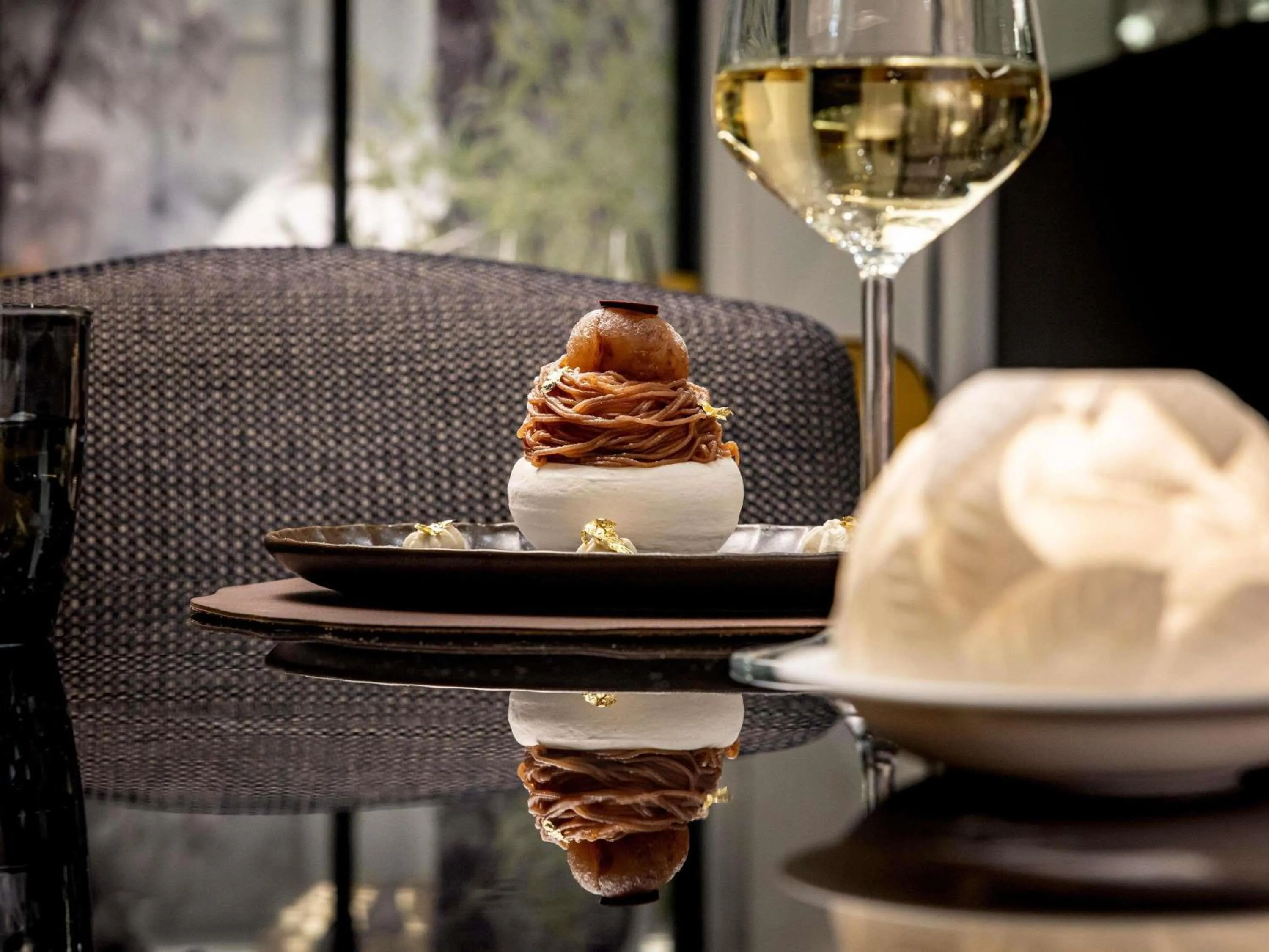 Restaurant/places to eat in Sofitel Paris Le Faubourg