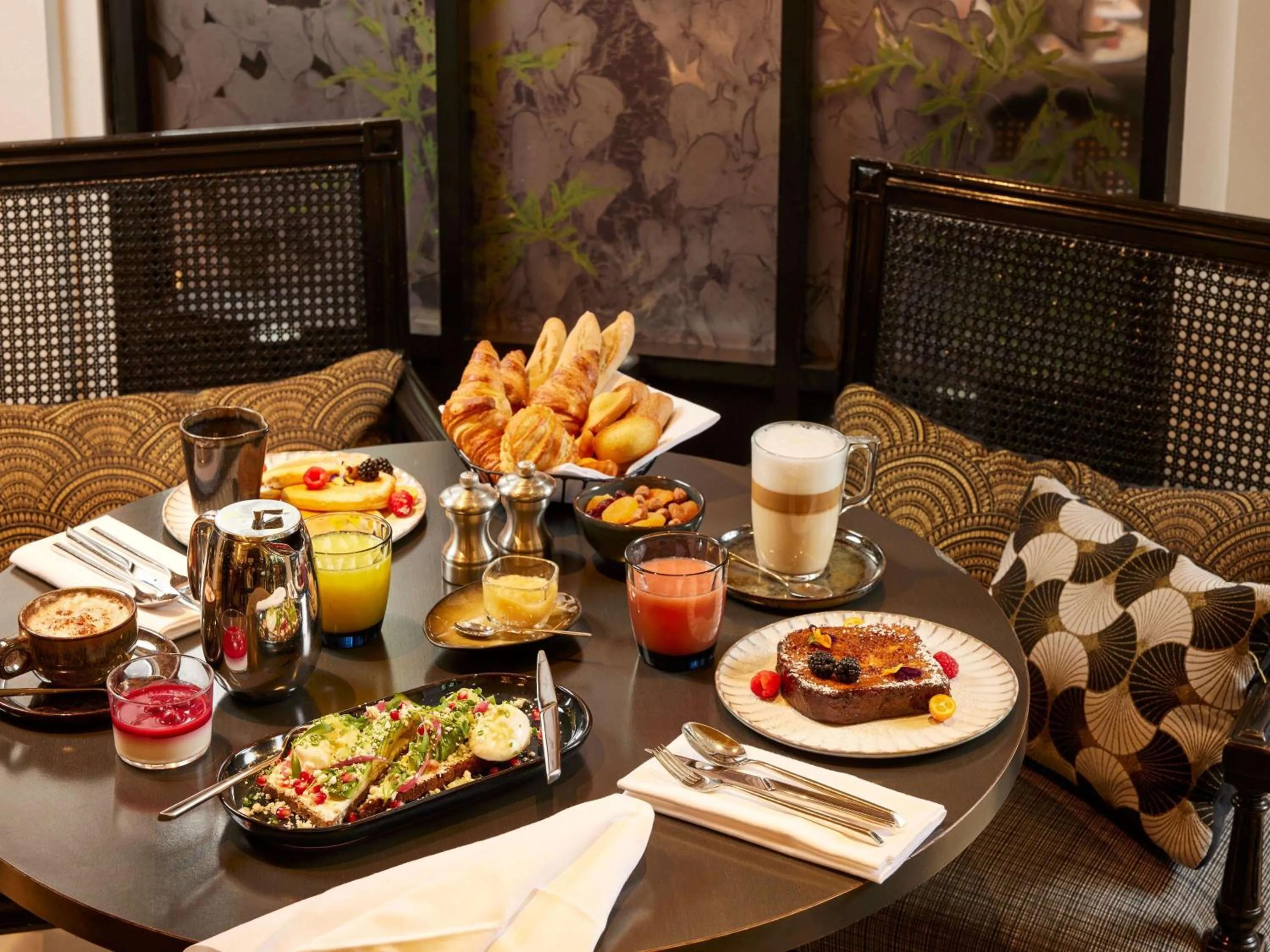 Breakfast in Sofitel Paris Le Faubourg