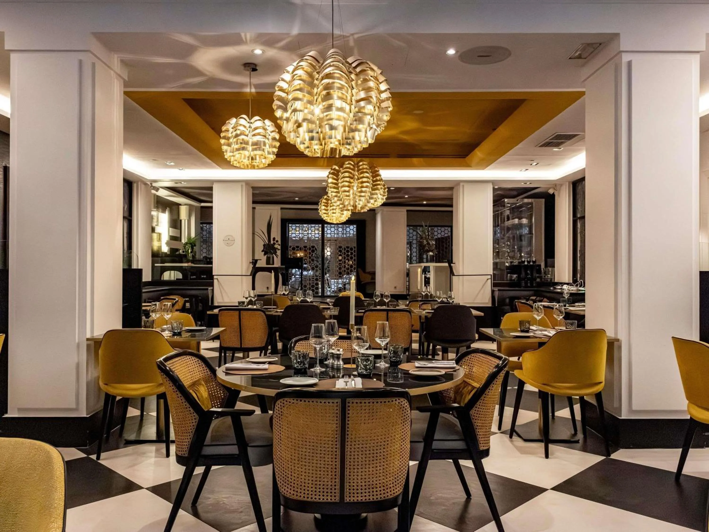Restaurant/places to eat in Sofitel Paris Le Faubourg