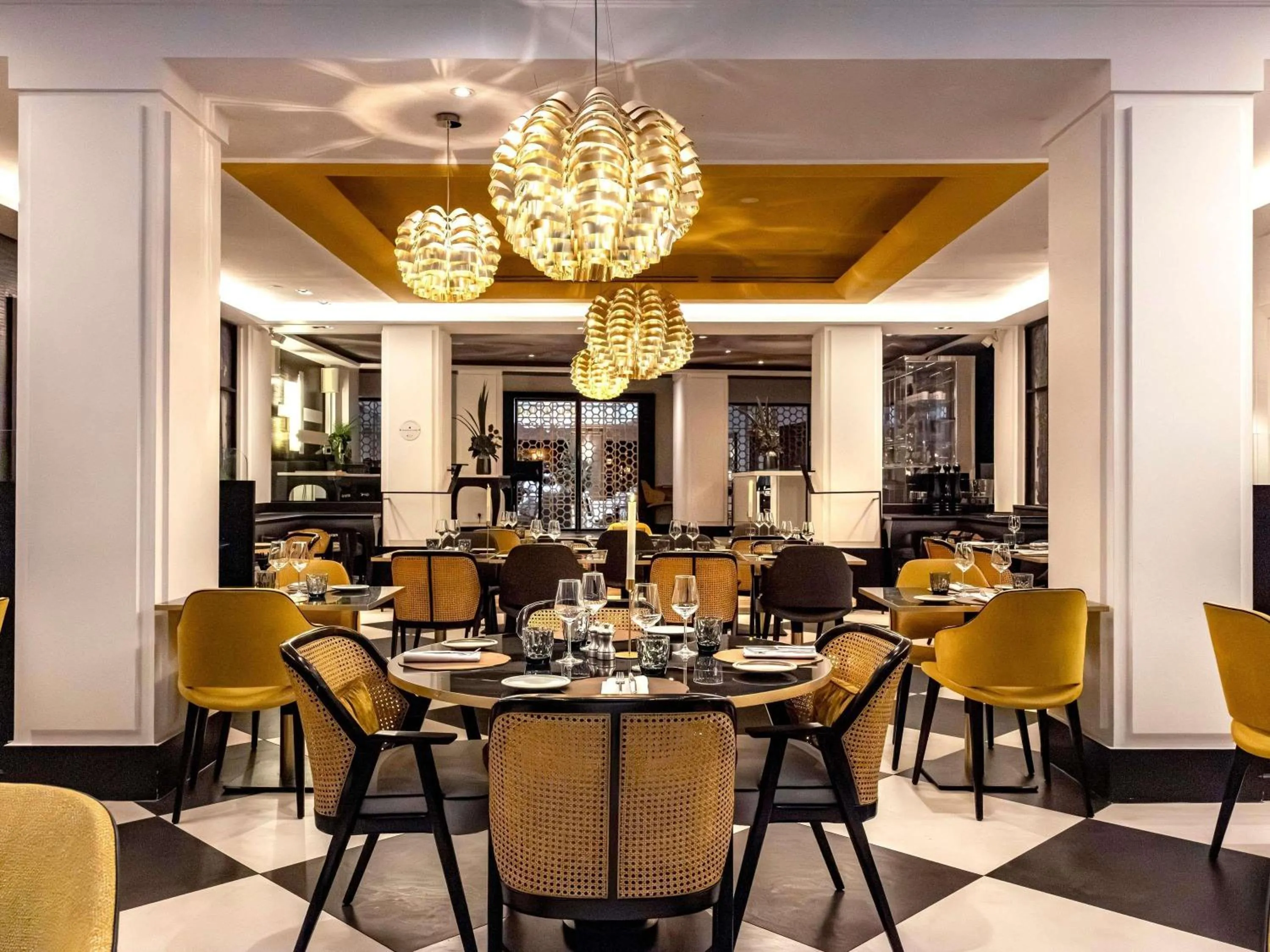 Restaurant/places to eat in Sofitel Paris Le Faubourg