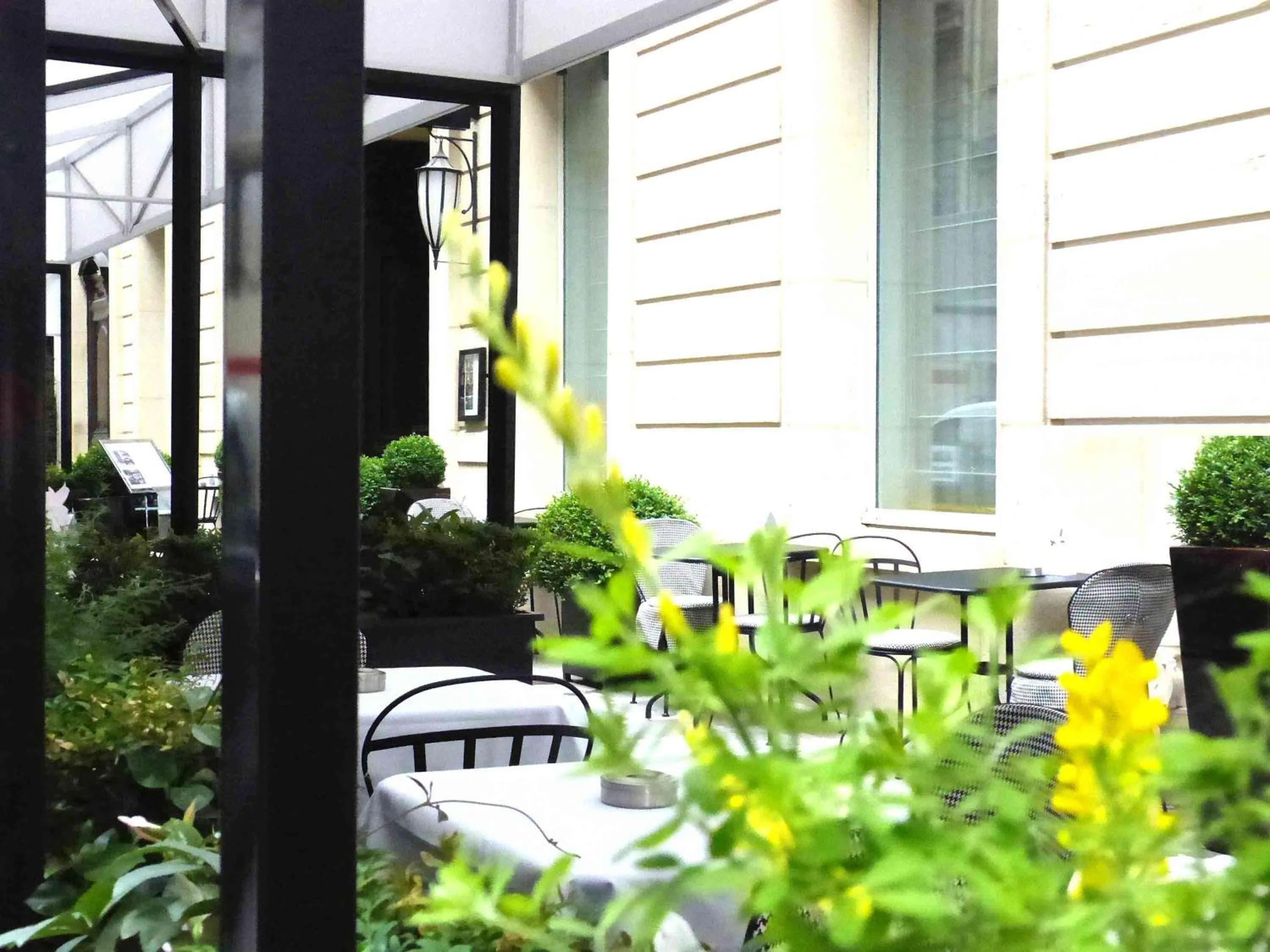 Restaurant/places to eat in Sofitel Paris Le Faubourg