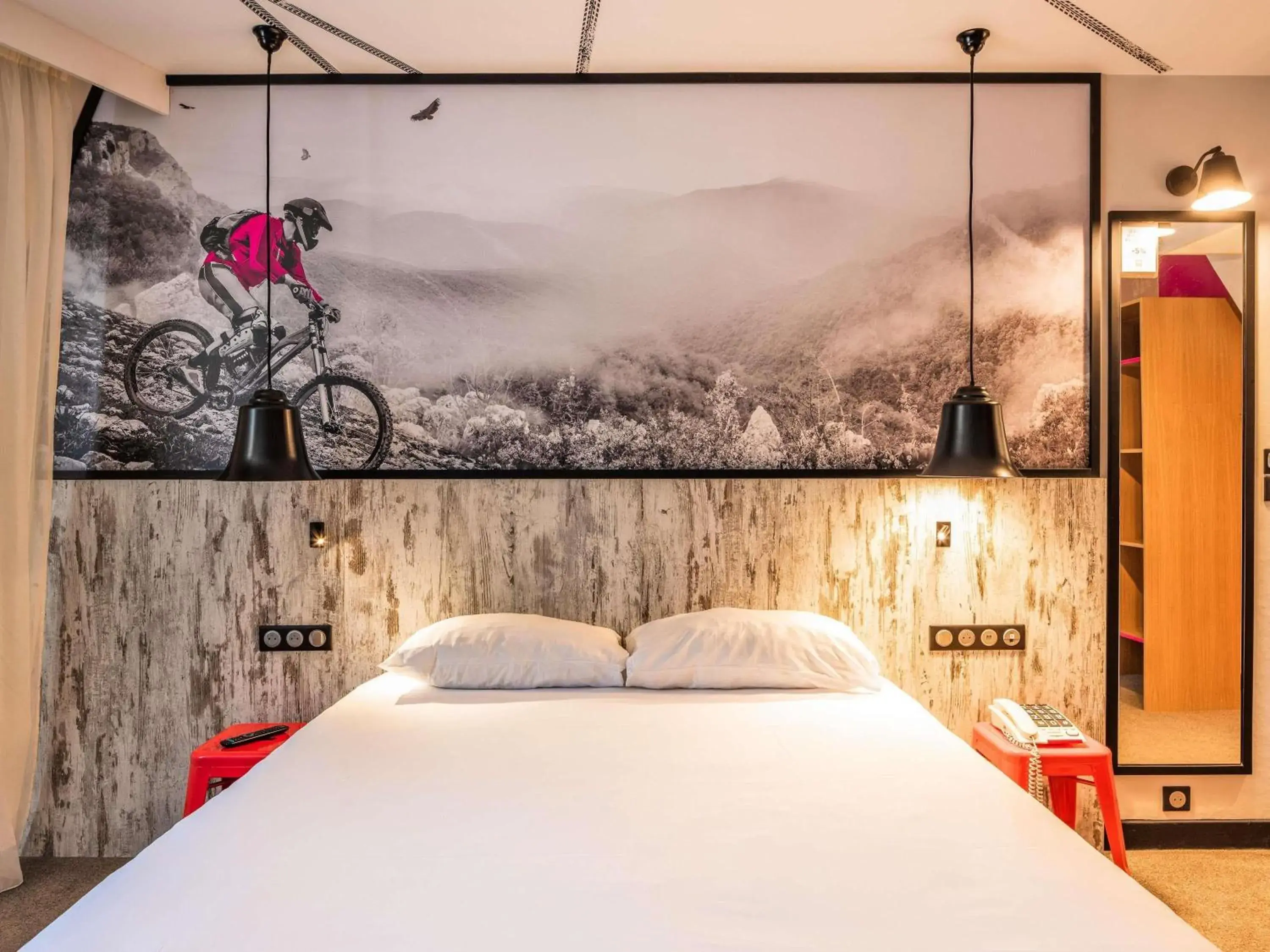 Bedroom, Bed in ibis Styles Dinan Centre Ville Bedroom, Bed in ibis Styles Dinan Centre Ville