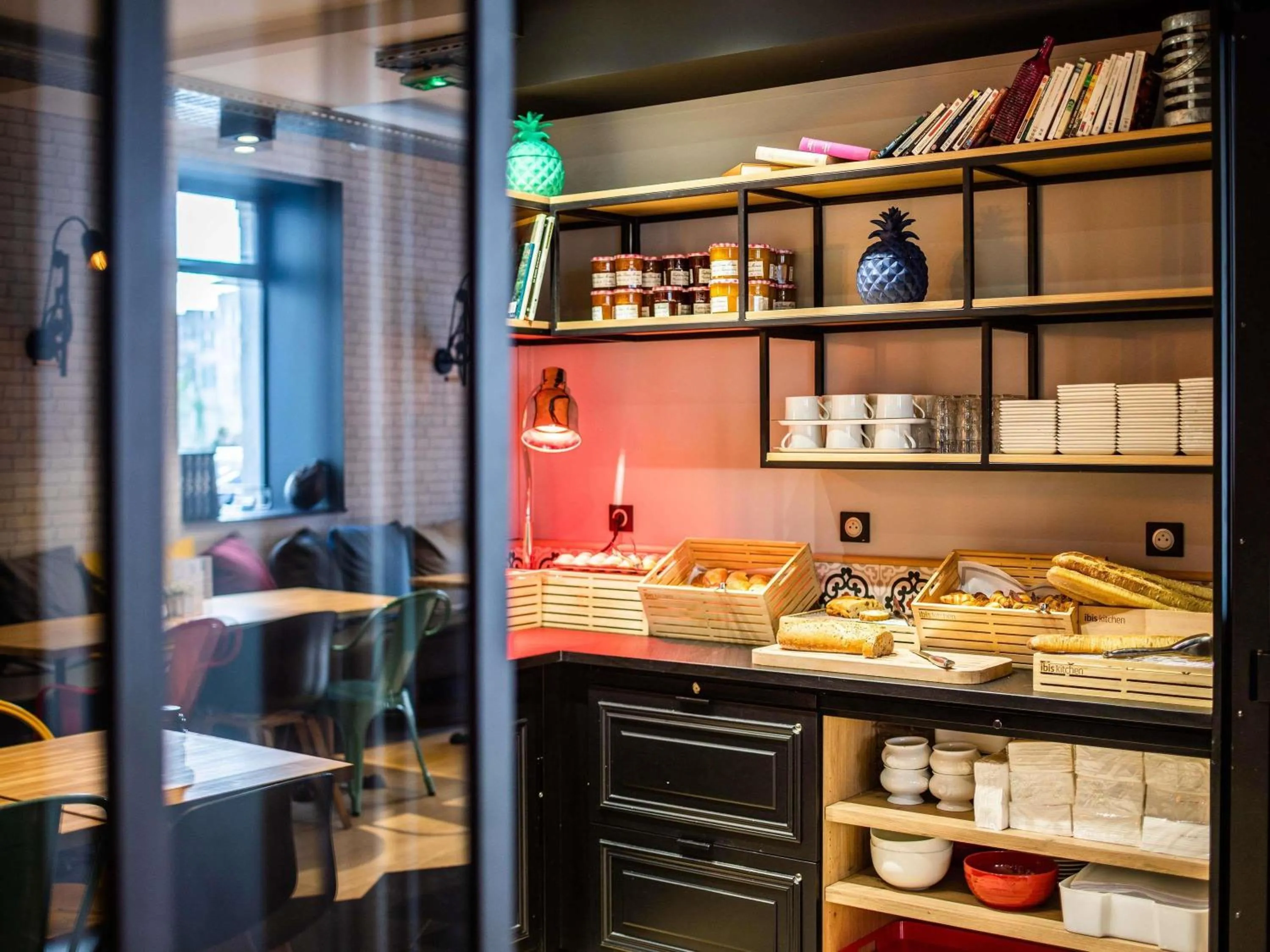 Breakfast in ibis Styles Dinan Centre Ville