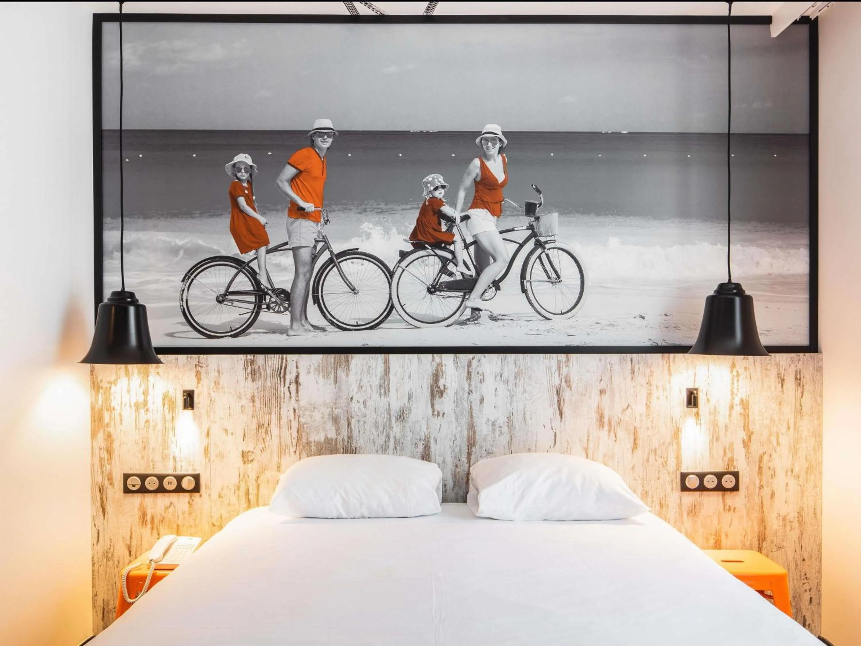 Bedroom, Bed in ibis Styles Dinan Centre Ville