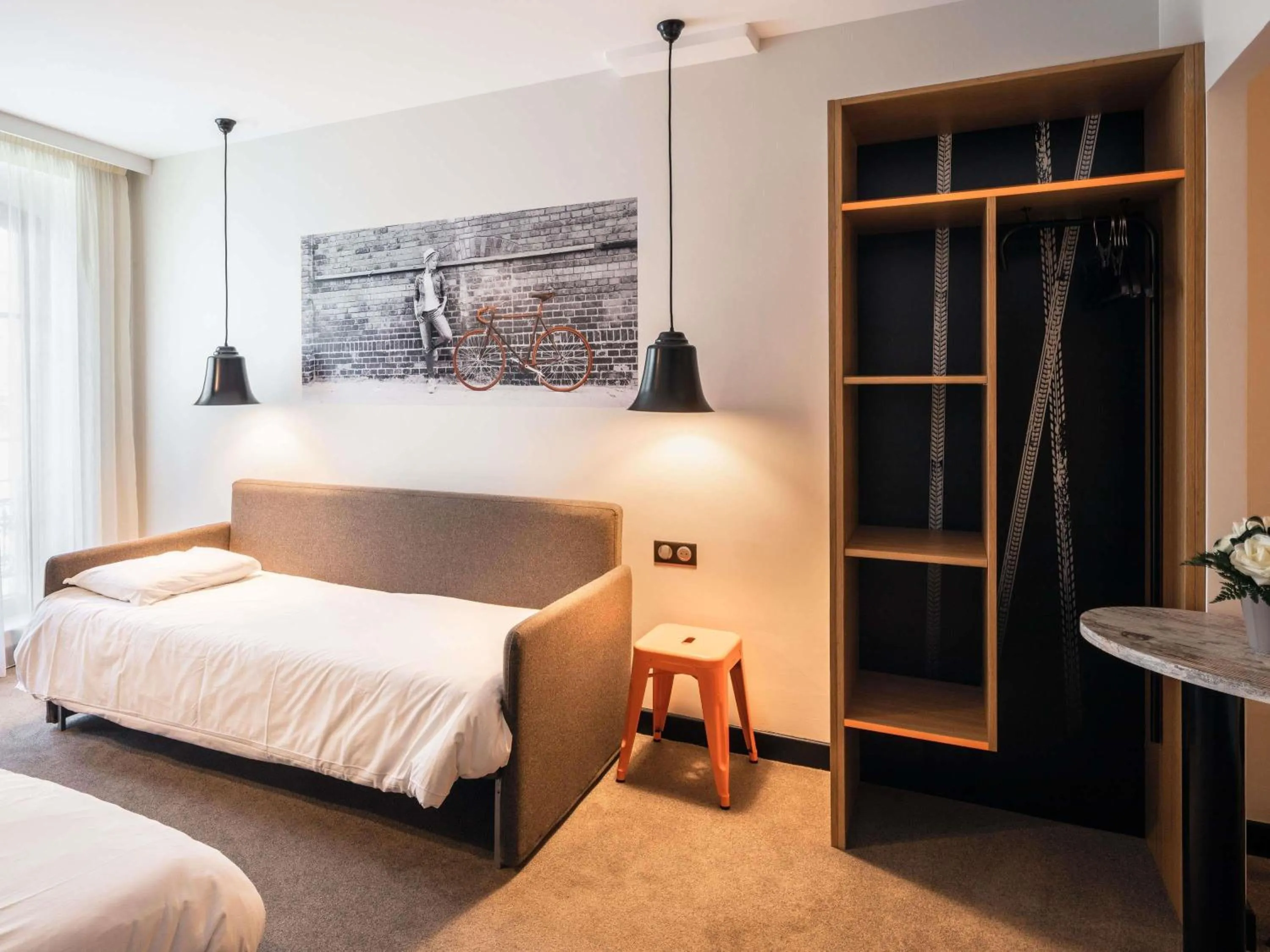 Bedroom, Bed in ibis Styles Dinan Centre Ville