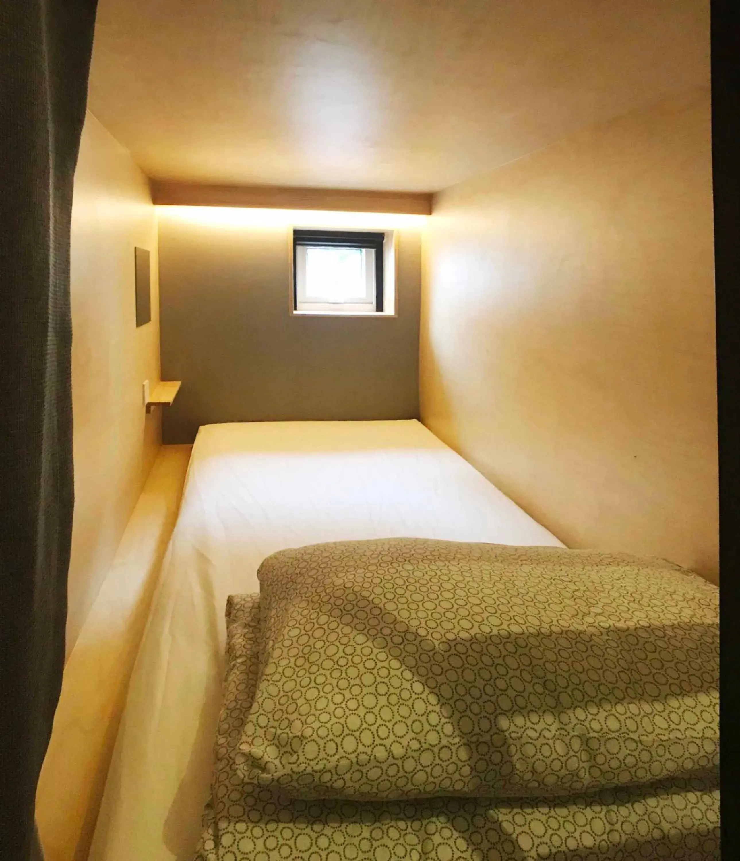 Bed in Seoul Cube Itaewon Bed in Seoul Cube Itaewon