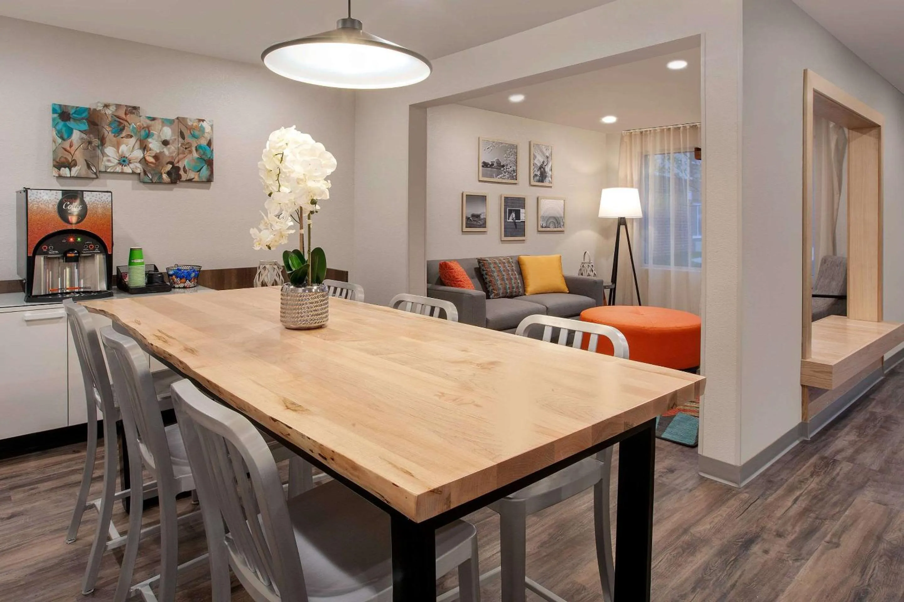 Lobby or reception in WoodSpring Suites Washington DC Northeast Greenbelt