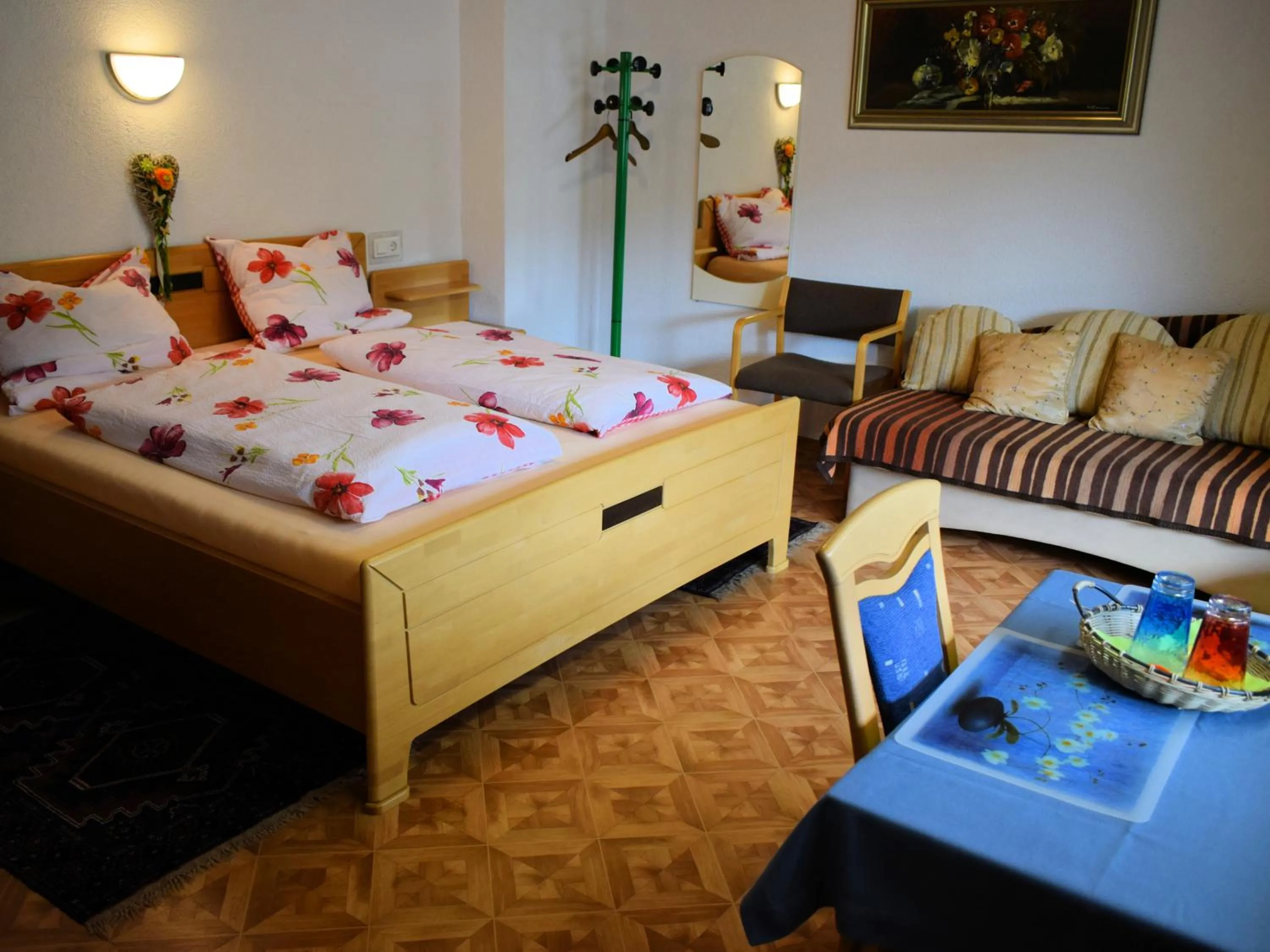 Bedroom, Bed in Gaestehaus Grau
