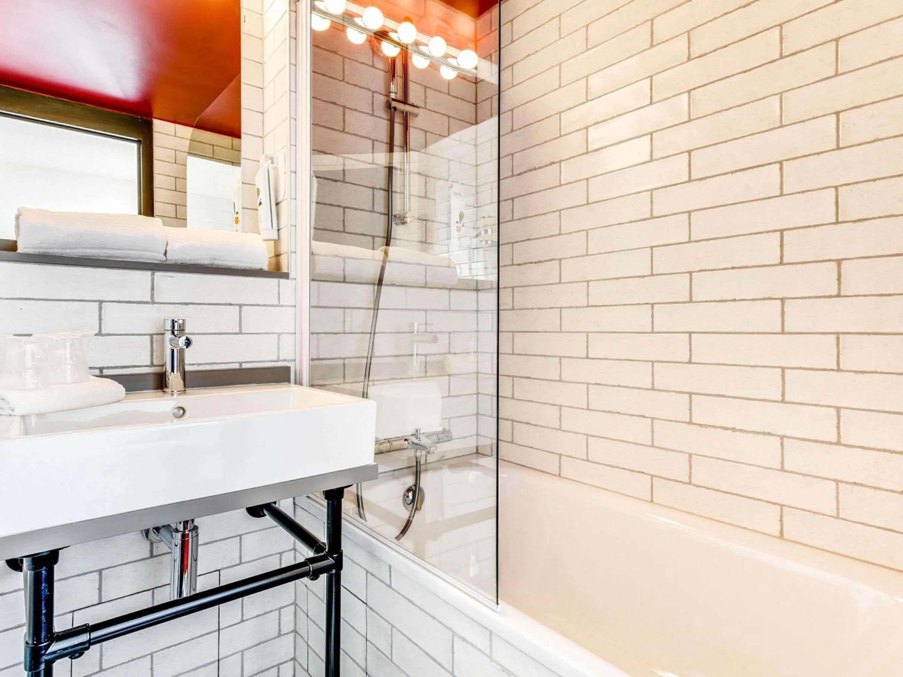 Bedroom in Ibis Styles Paris Saint Denis La Plaine