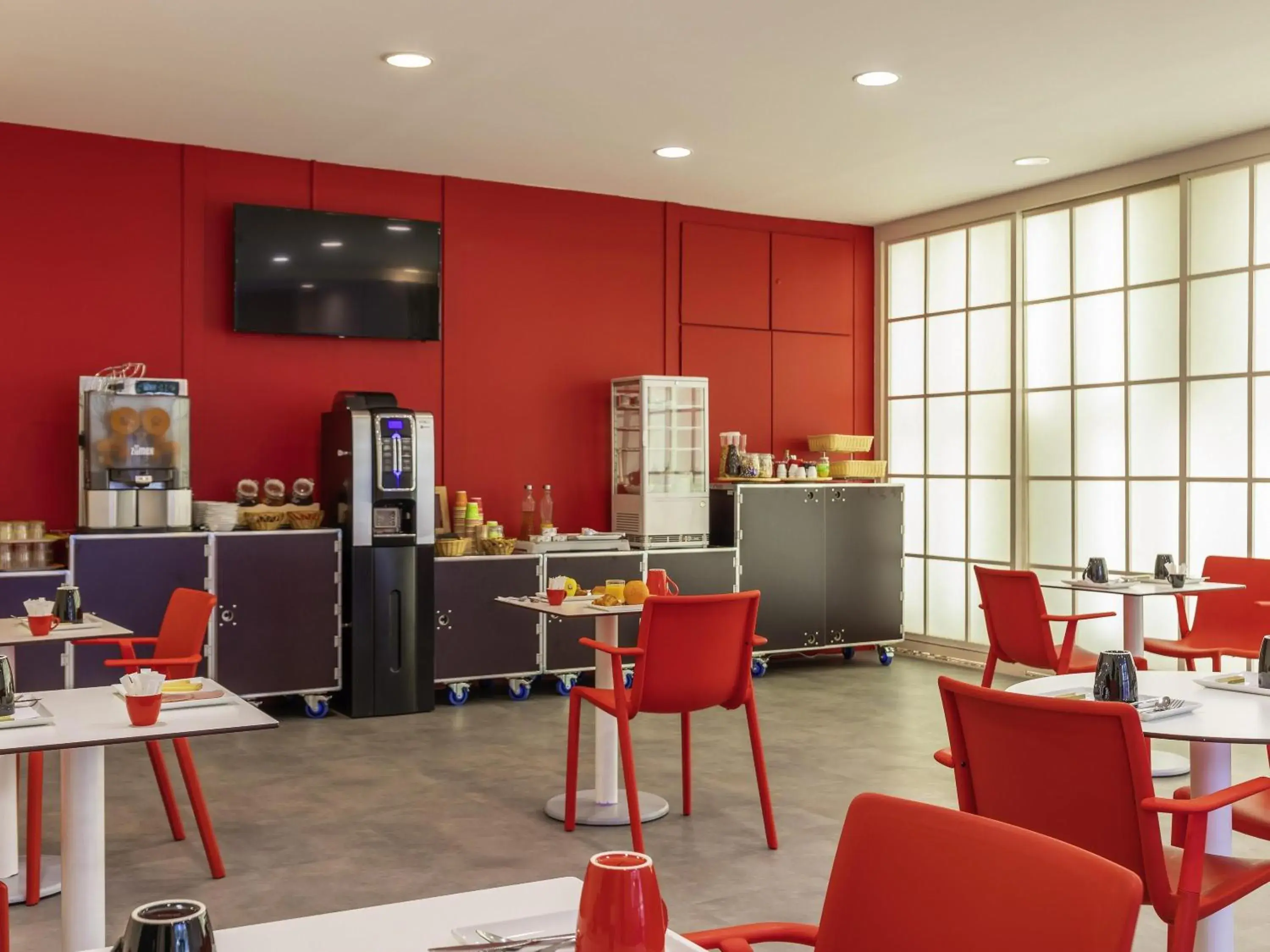 Breakfast in Ibis Styles Paris Saint Denis La Plaine Breakfast in Ibis Styles Paris Saint Denis La Plaine