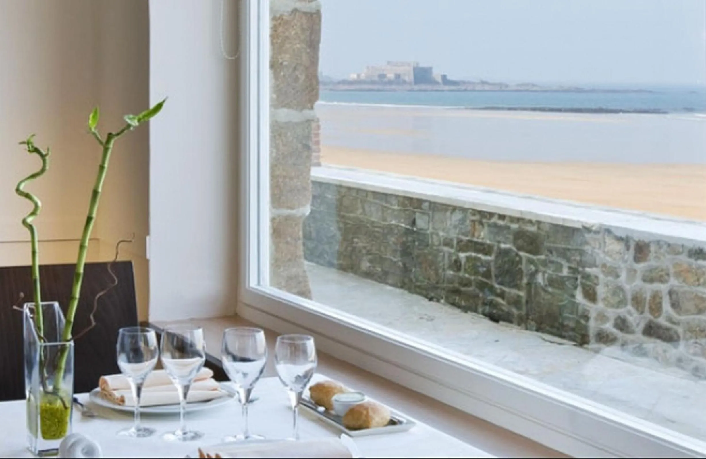 Restaurant/places to eat in Antinéa