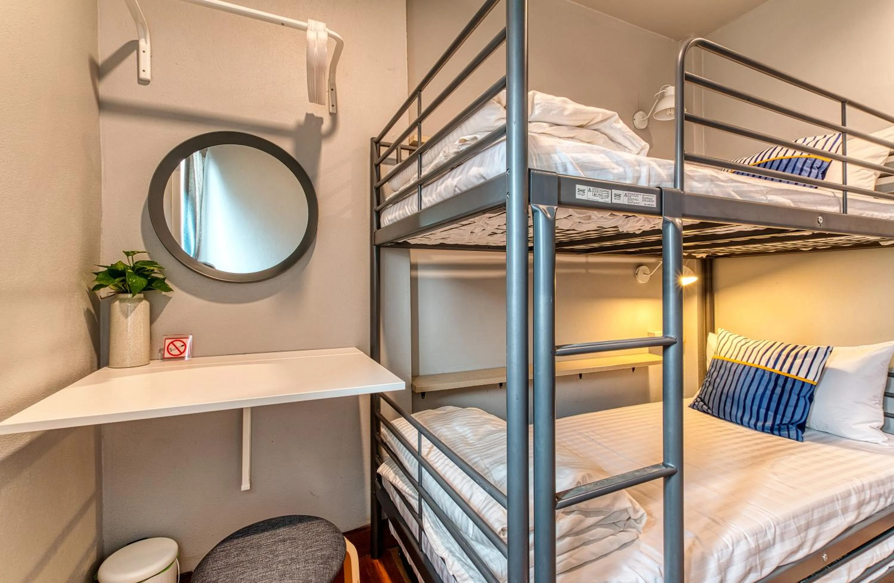 Bedroom, Bed in Maenam Bungalow