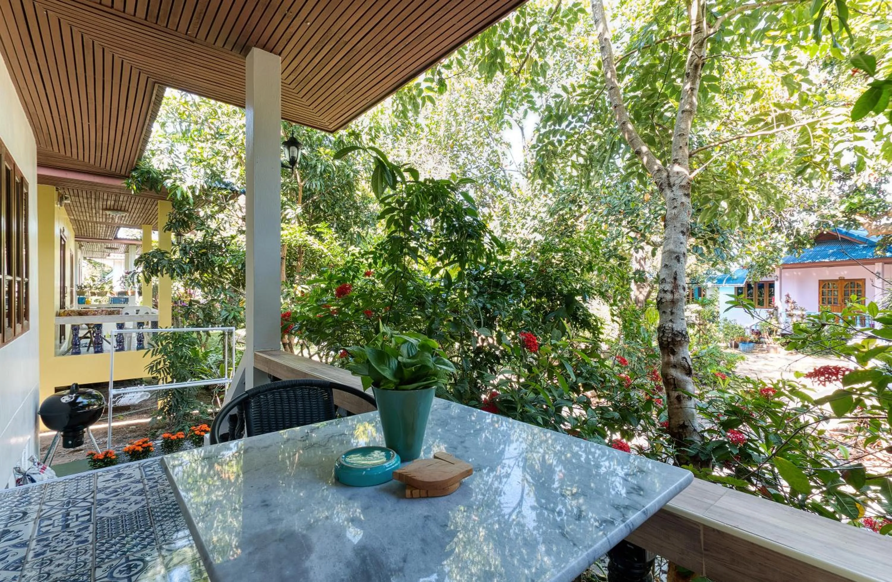 Patio in Maenam Bungalow