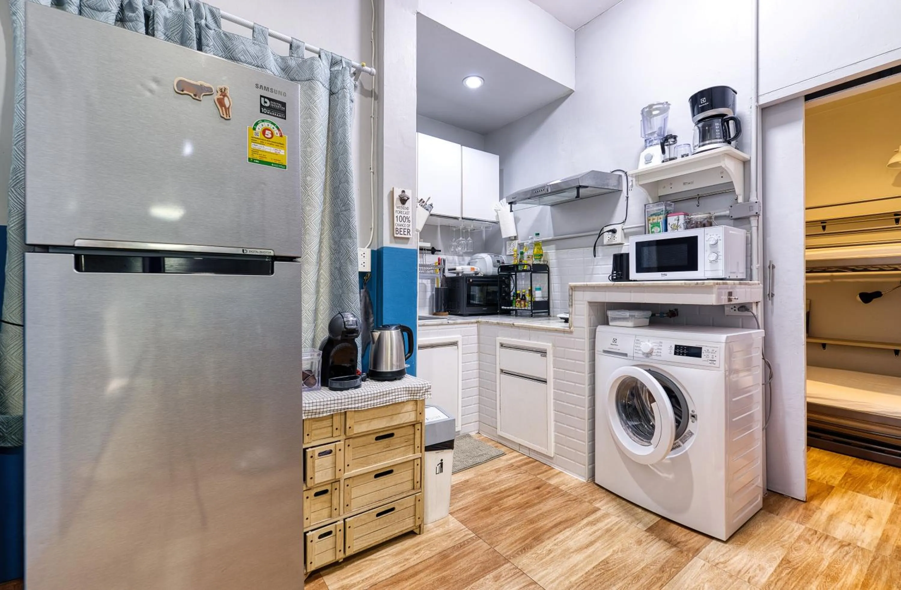 Kitchen or kitchenette in Maenam Bungalow