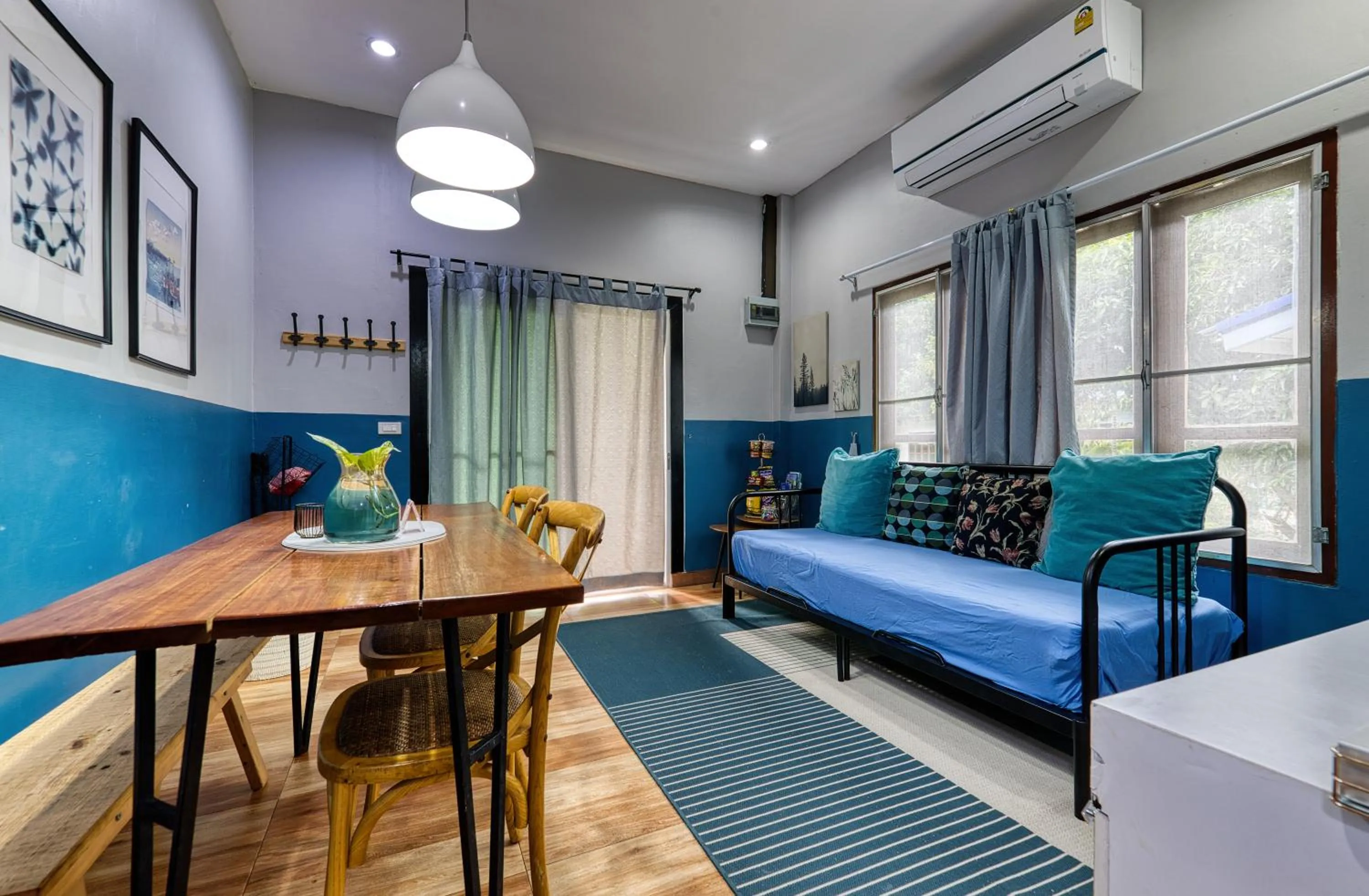 Living room in Maenam Bungalow