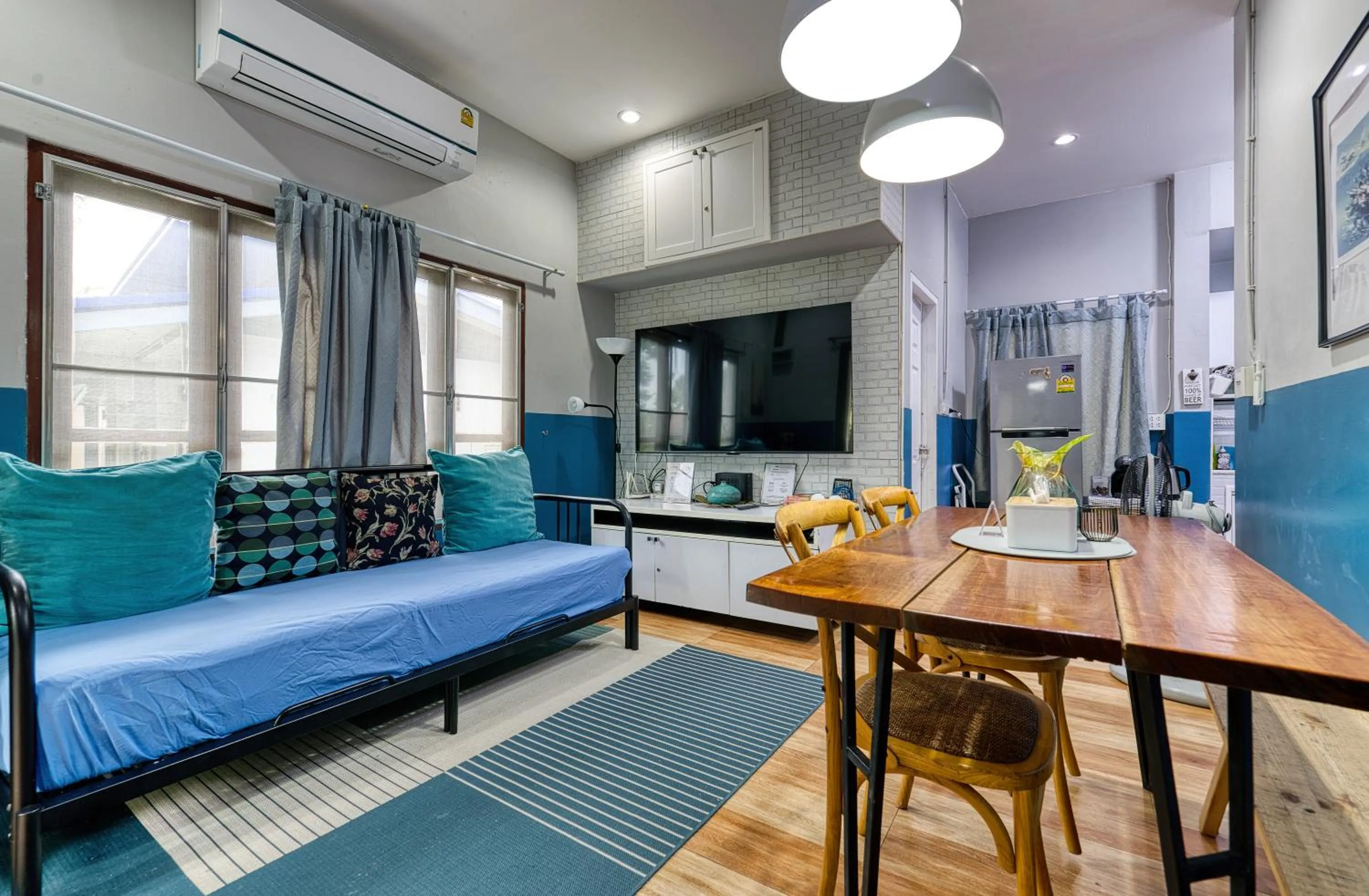 TV and multimedia in Maenam Bungalow