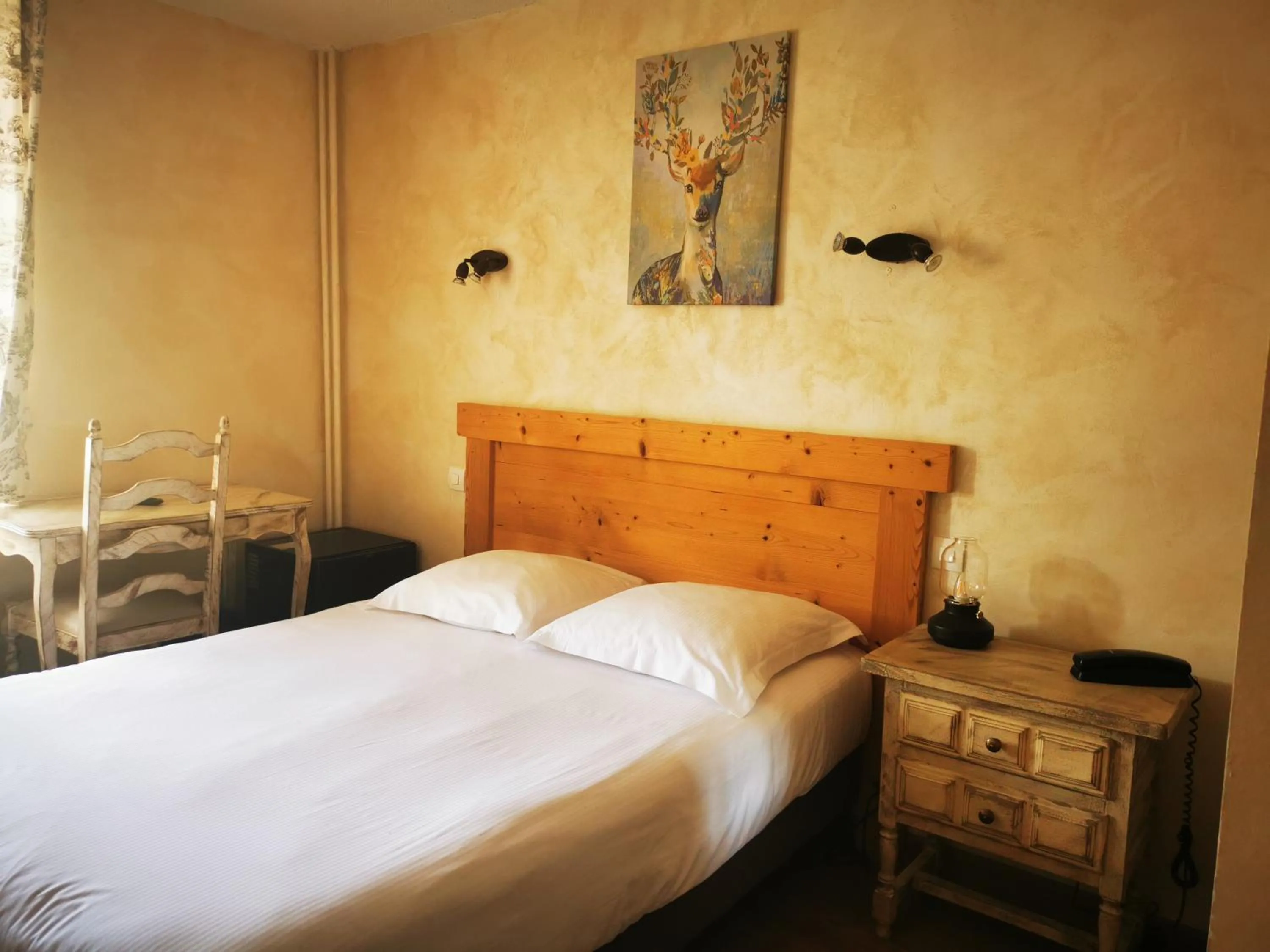 Bedroom, Bed in Logis Hotel Restaurant Planes