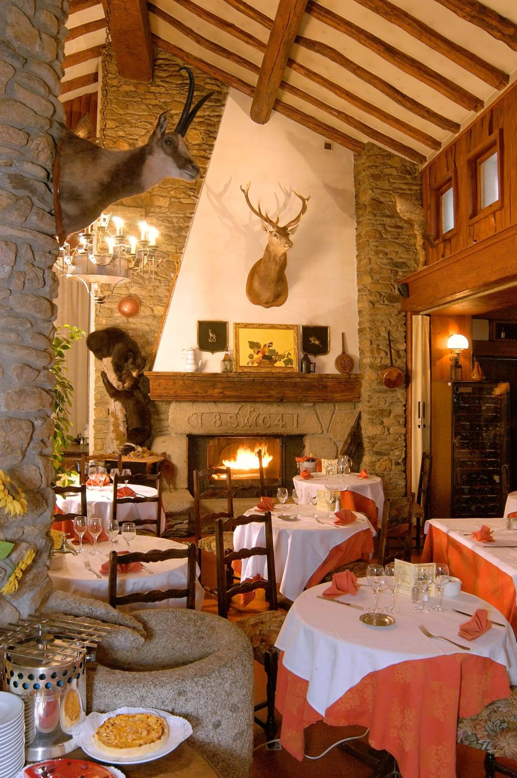 Restaurant/places to eat in Logis Hotel Restaurant Planes