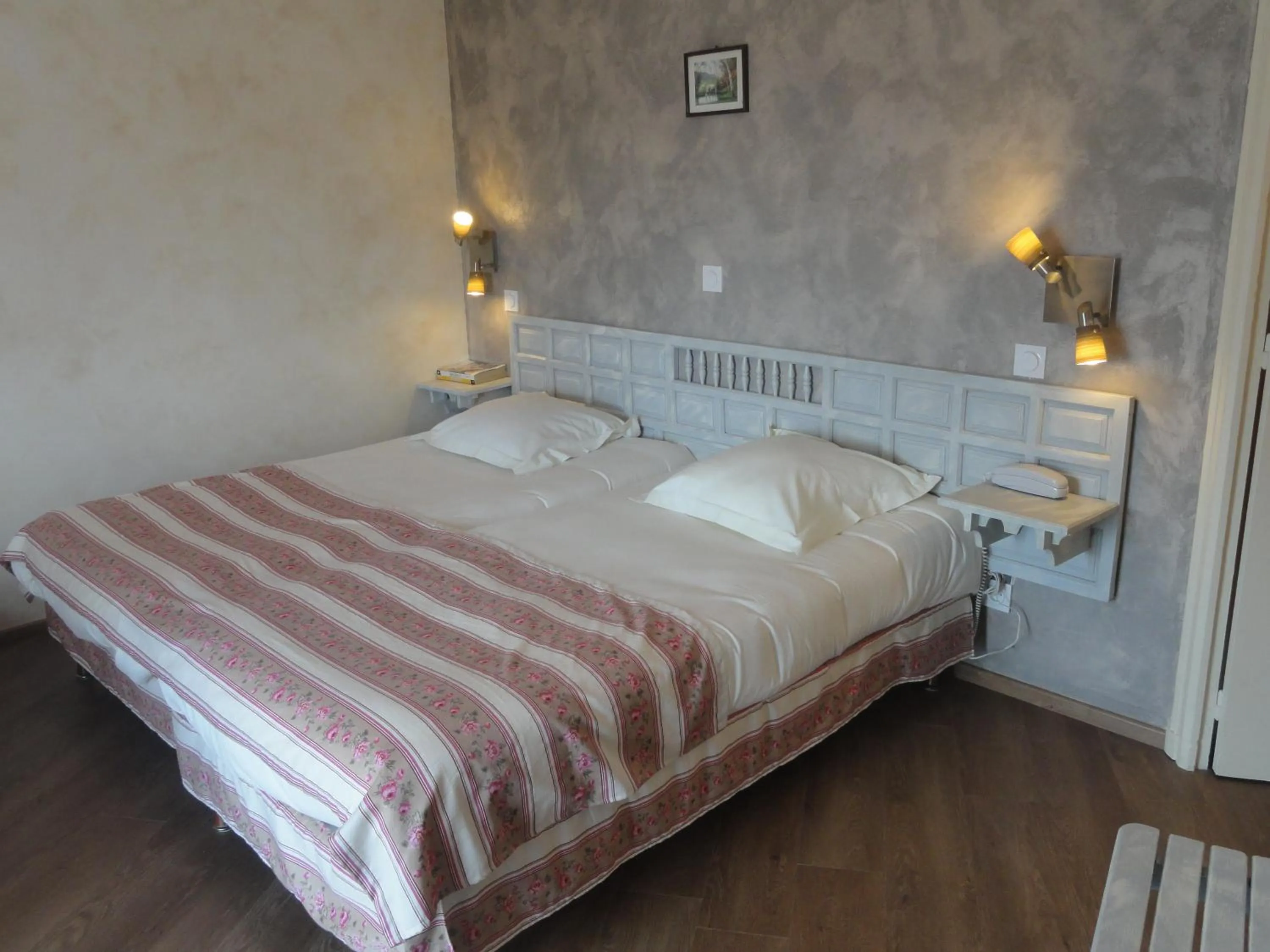 Bedroom, Bed in Logis Hotel Restaurant Planes