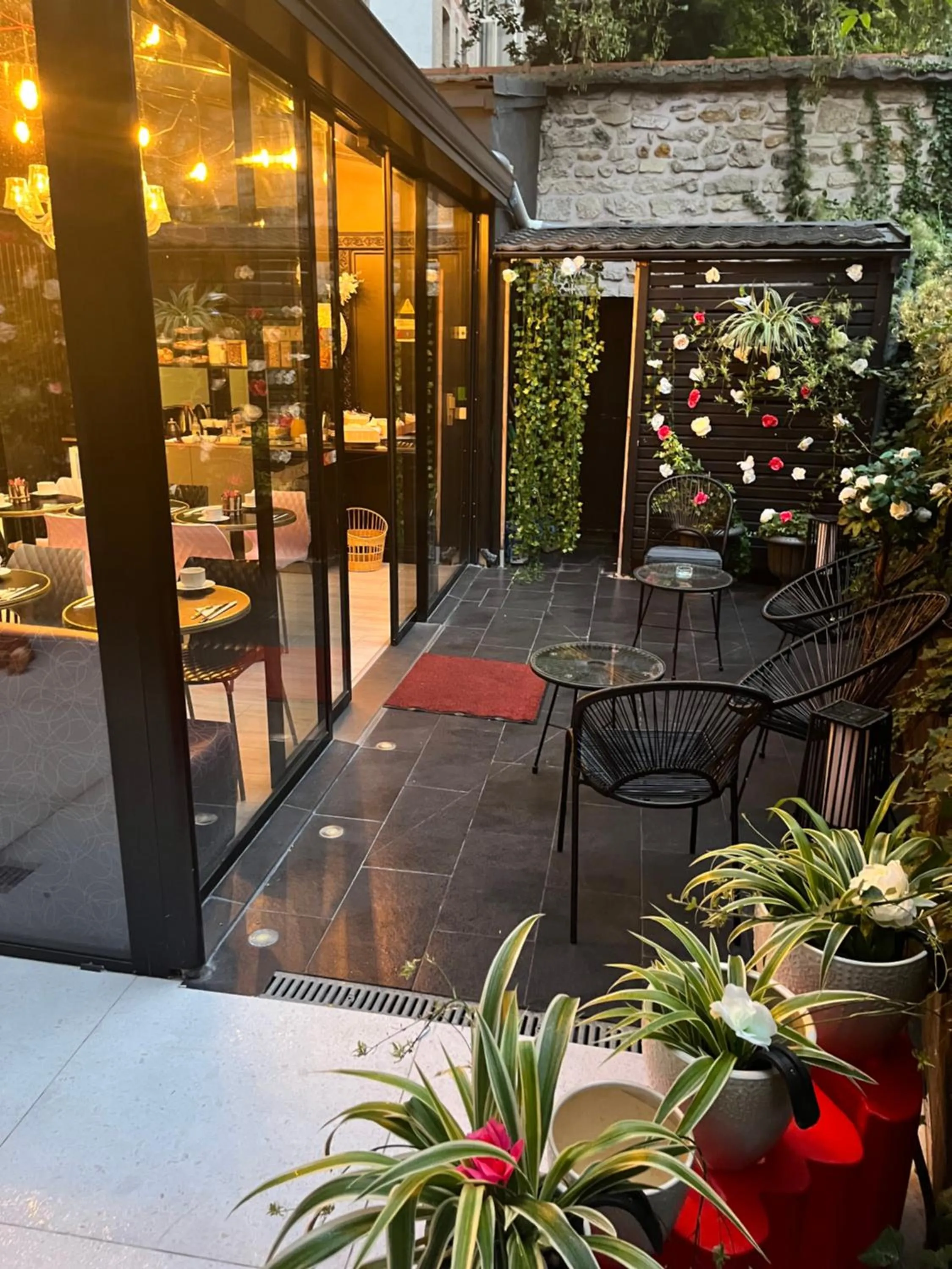 Patio in Le Glam's Hotel