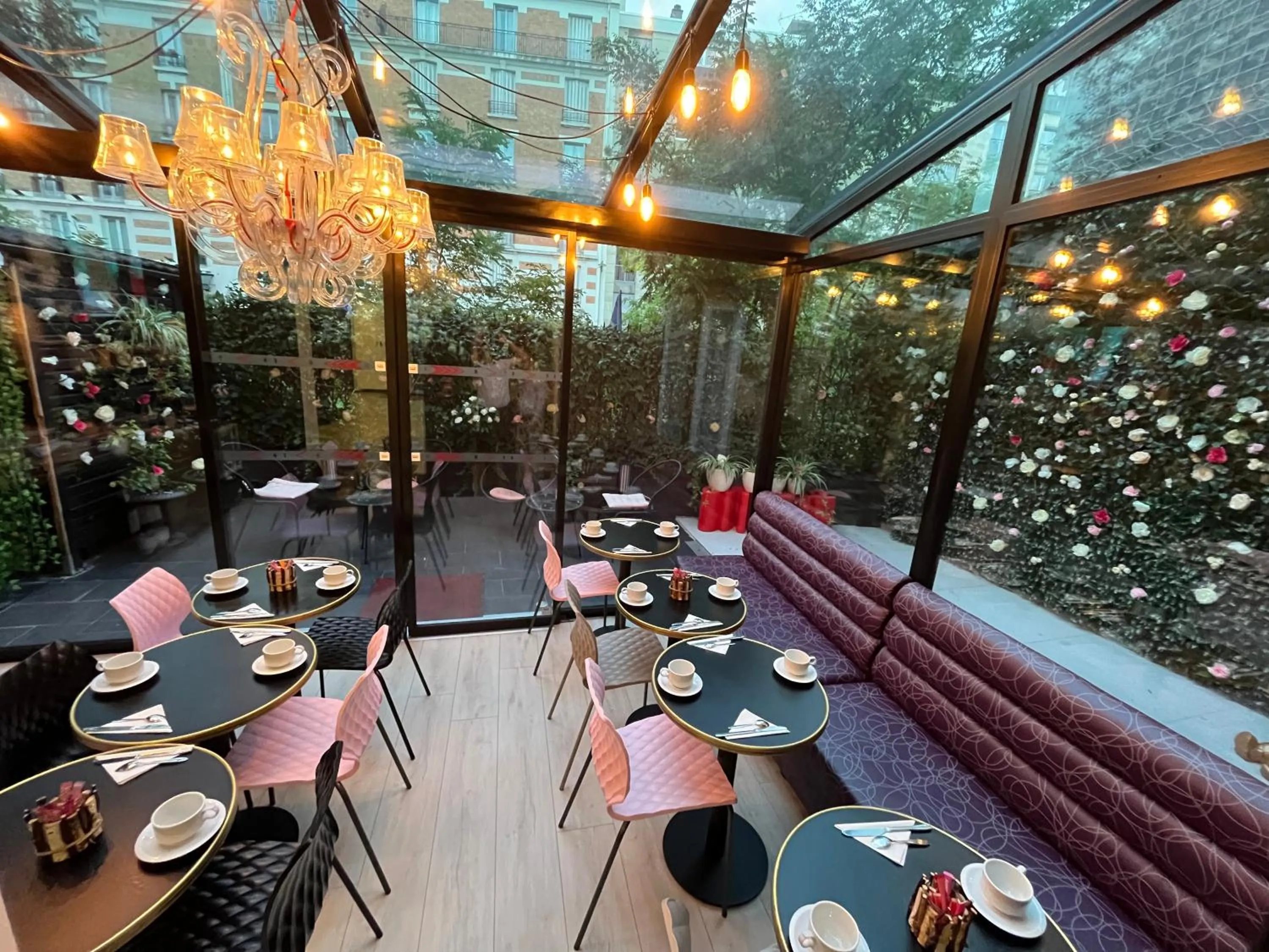 Breakfast in Le Glam's Hotel