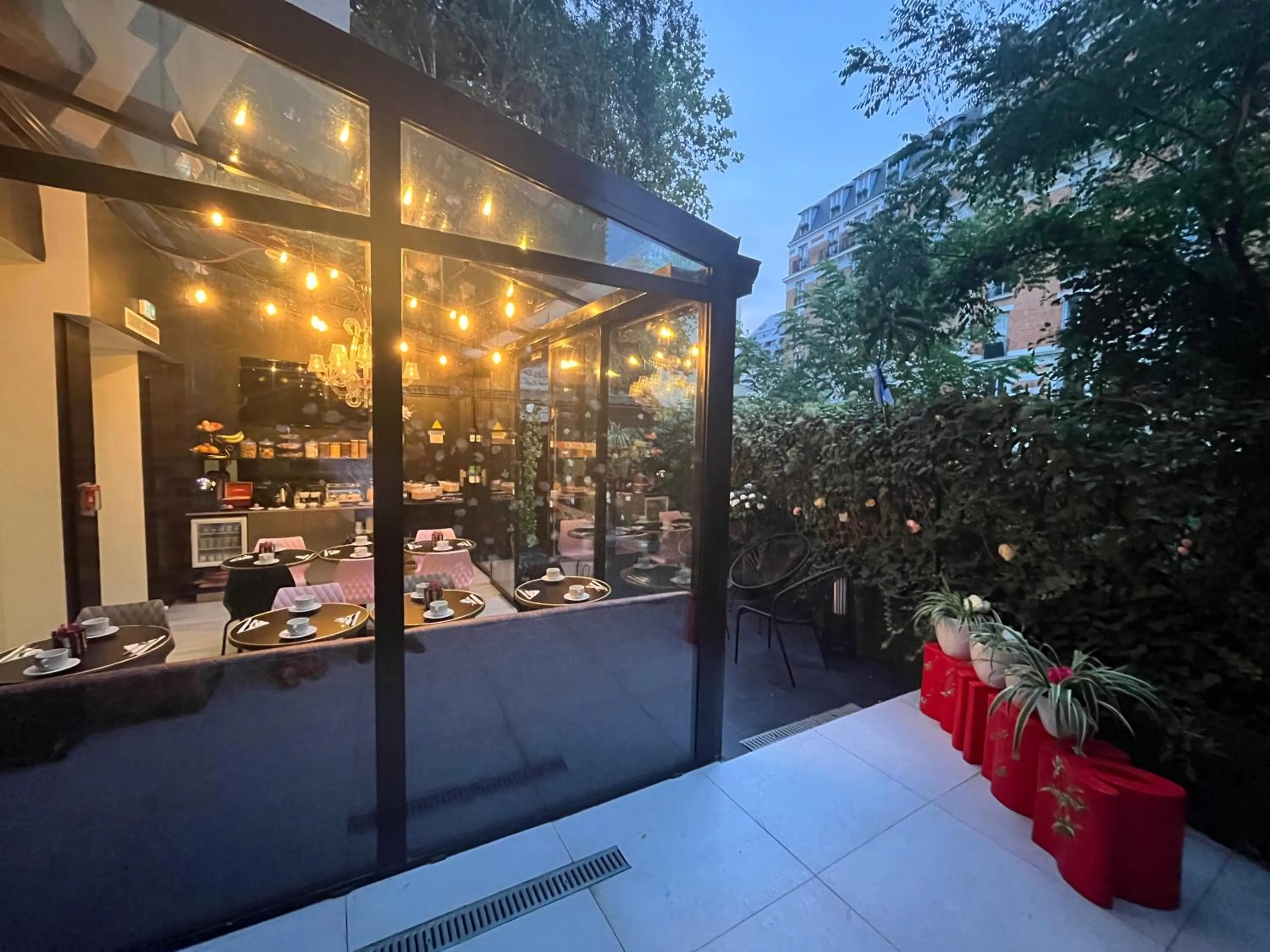 Patio in Le Glam's Hotel