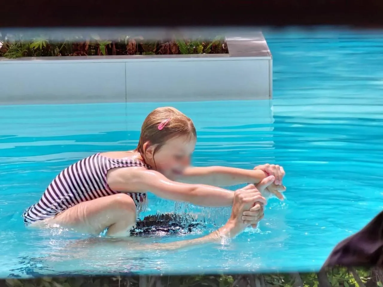 Swimming pool in POR Daowadung NO PARKING