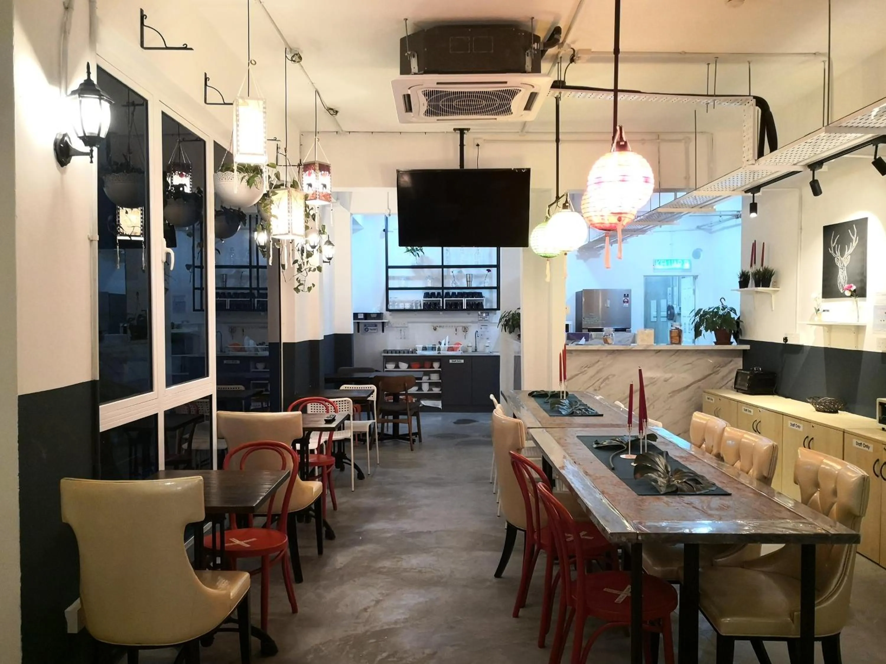 Restaurant/places to eat in Attrus Bed & Breakfast