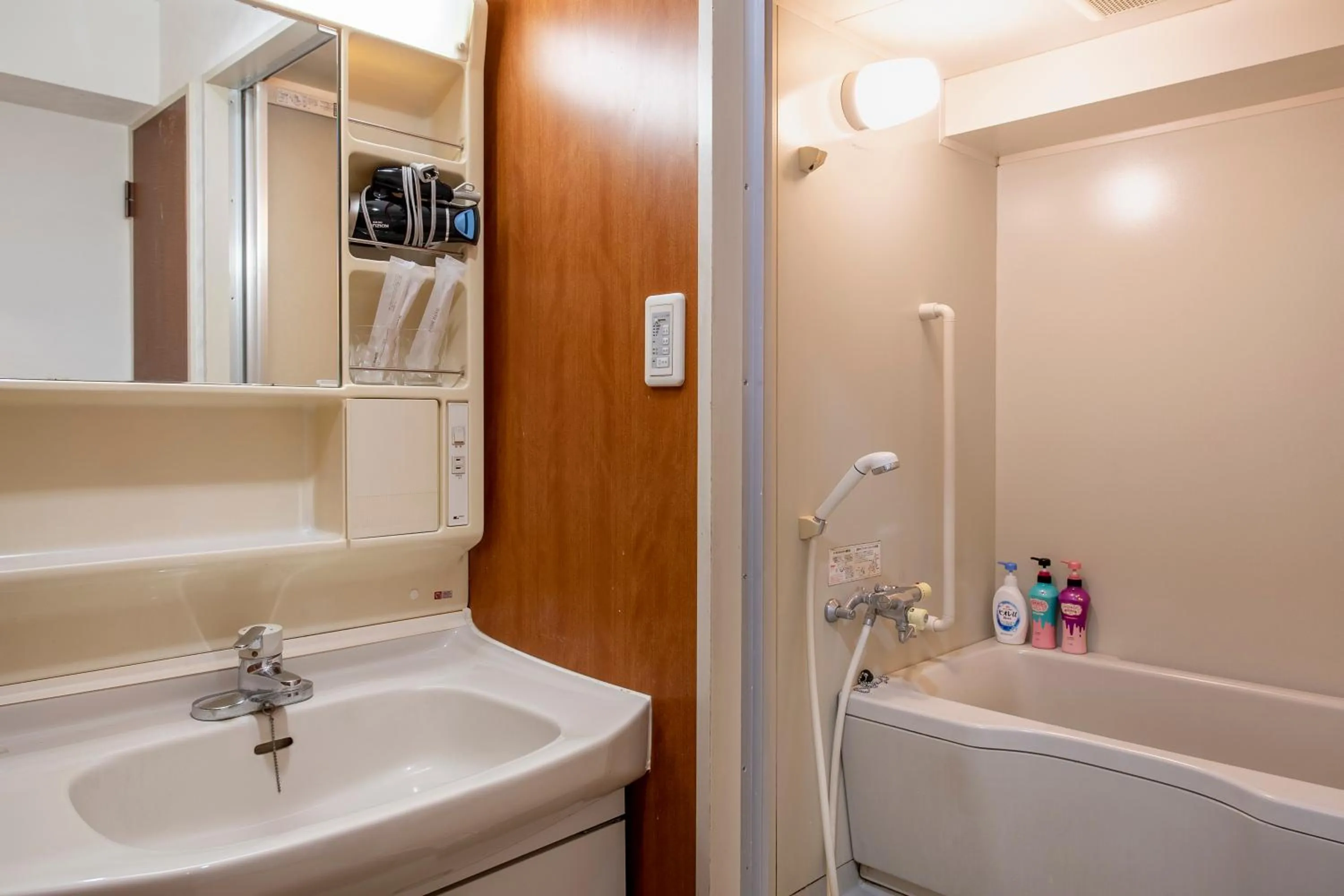 Uhome Akihabara Apartment 3