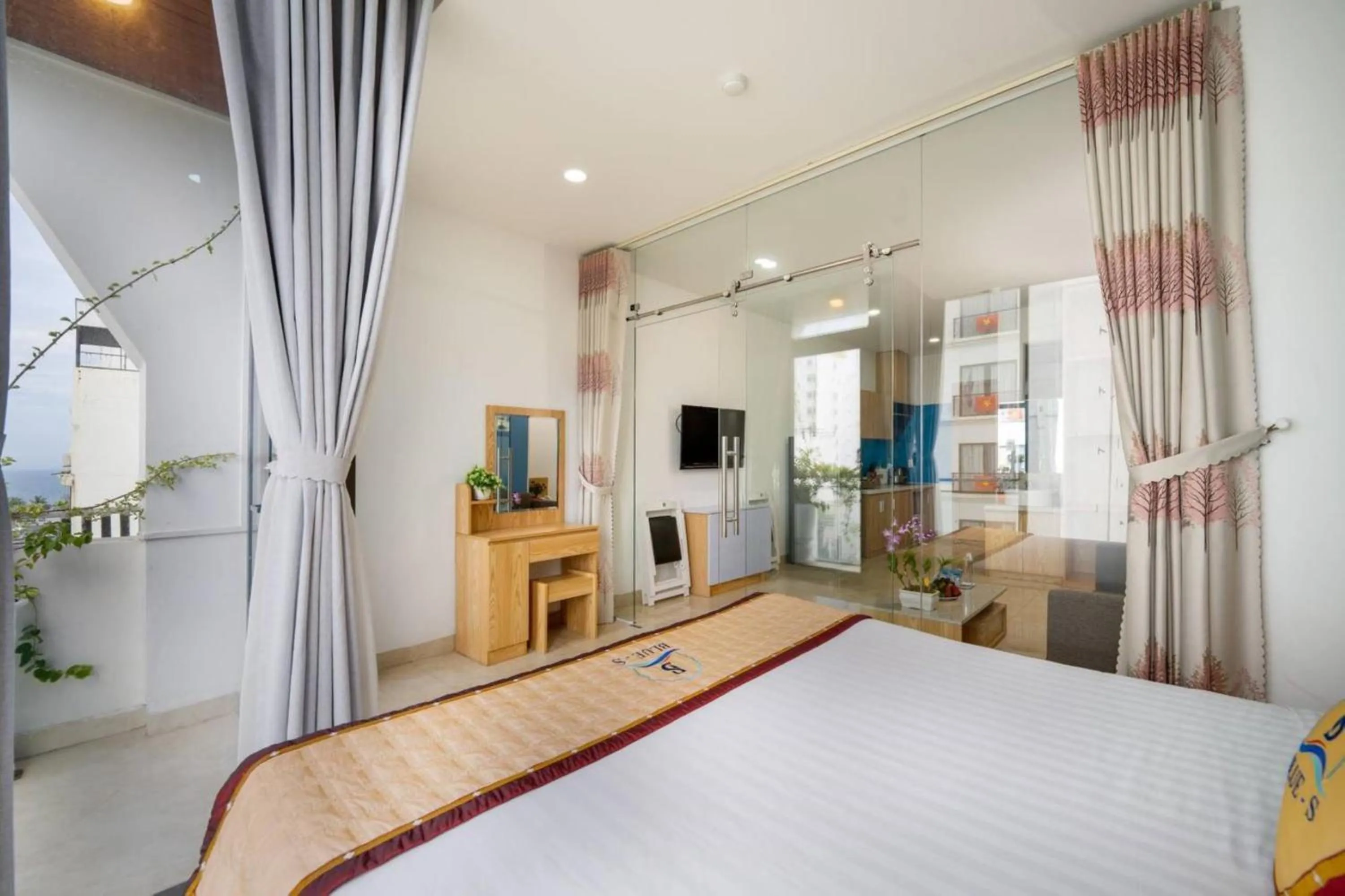 Bed in Blue-S Hotel & Apartment