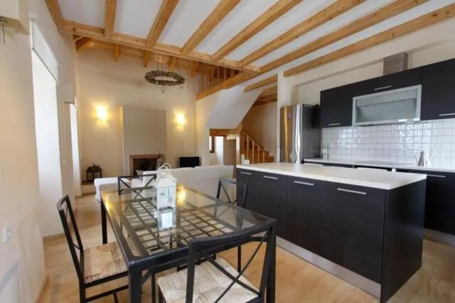 Anelina Paxos Residences (Anezina’s apartment)