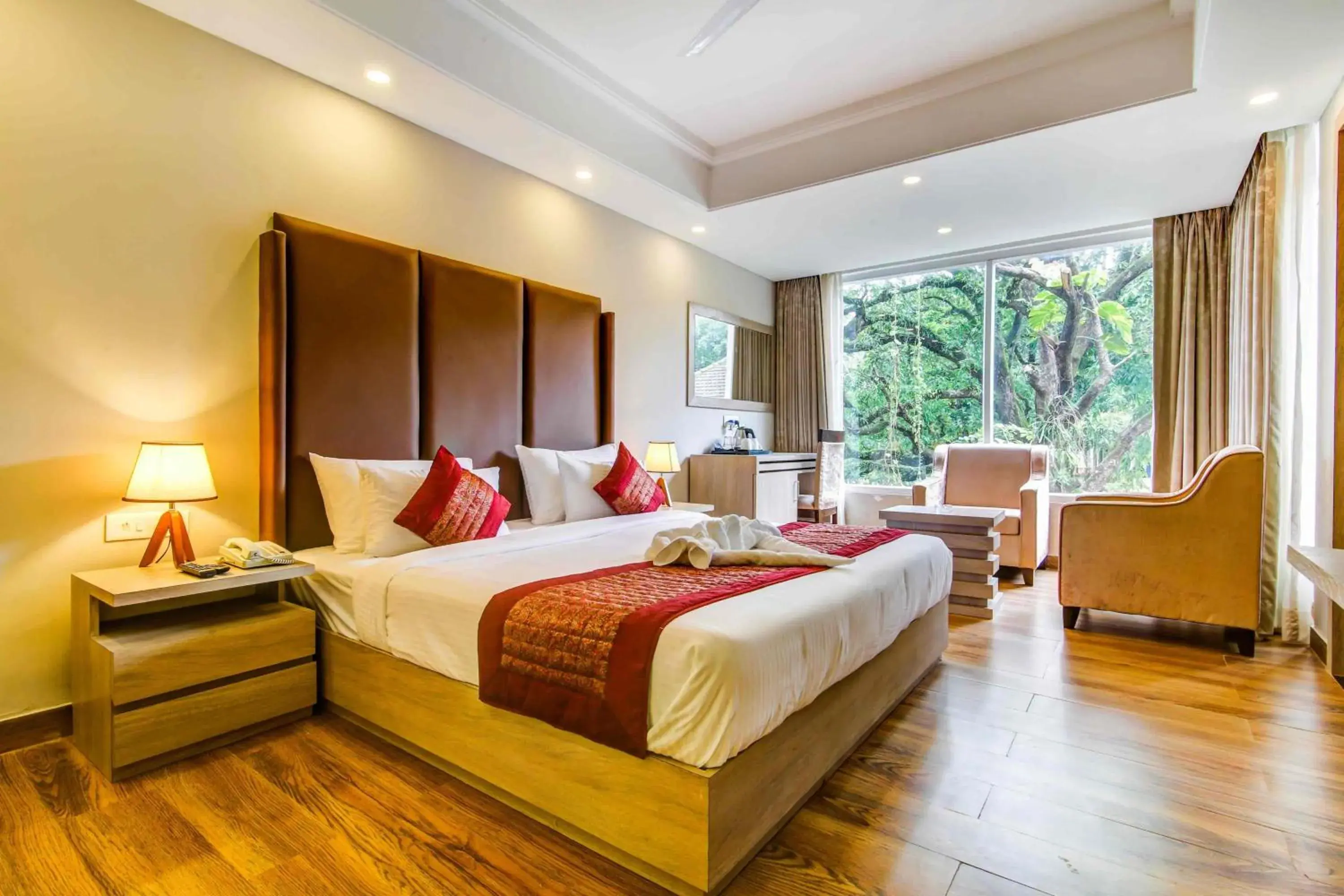 Photo of the whole room, Bed in Hotel Regent Laguna Photo of the whole room, Bed in Hotel Regent Laguna