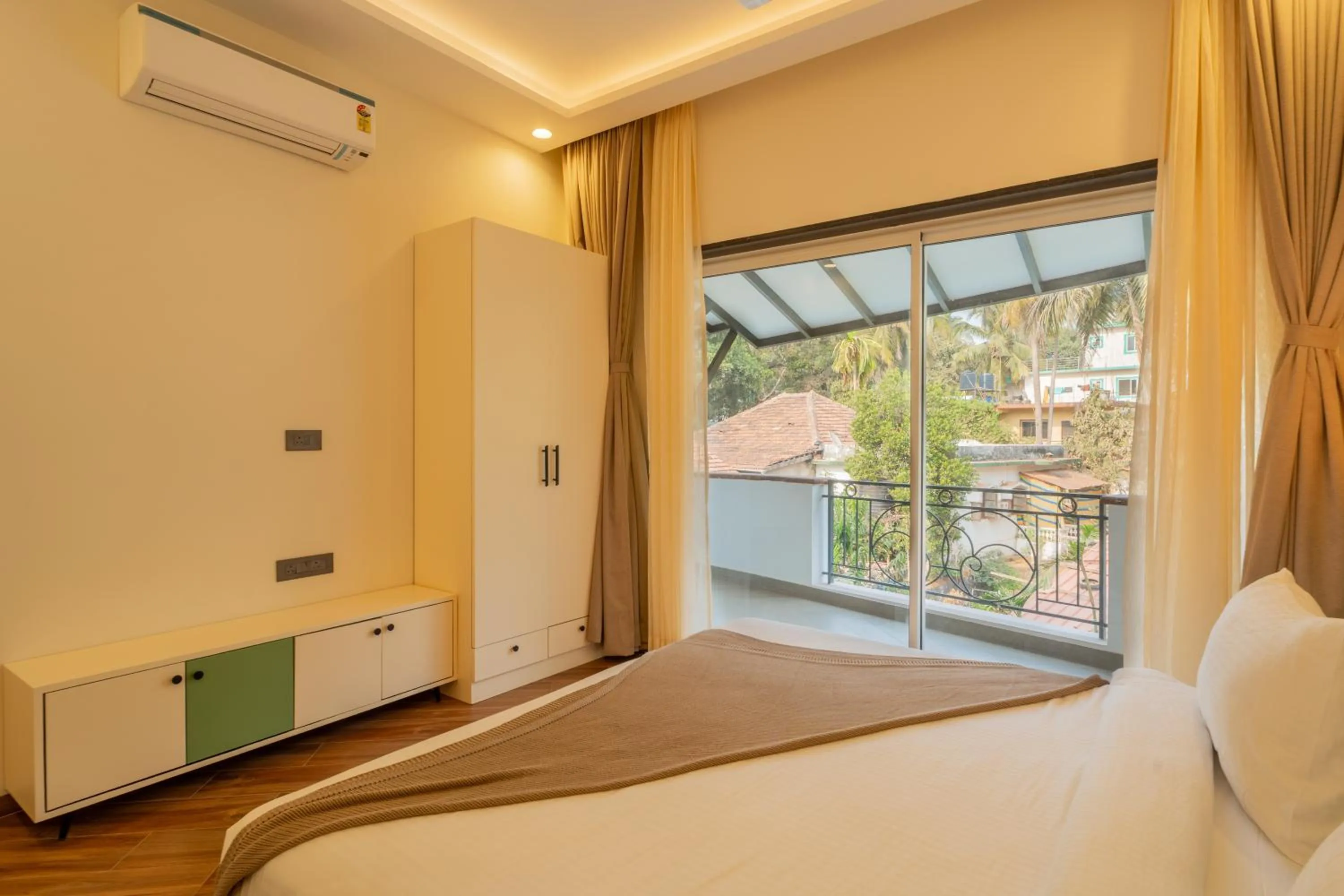 Bed in Hotel Regent Laguna