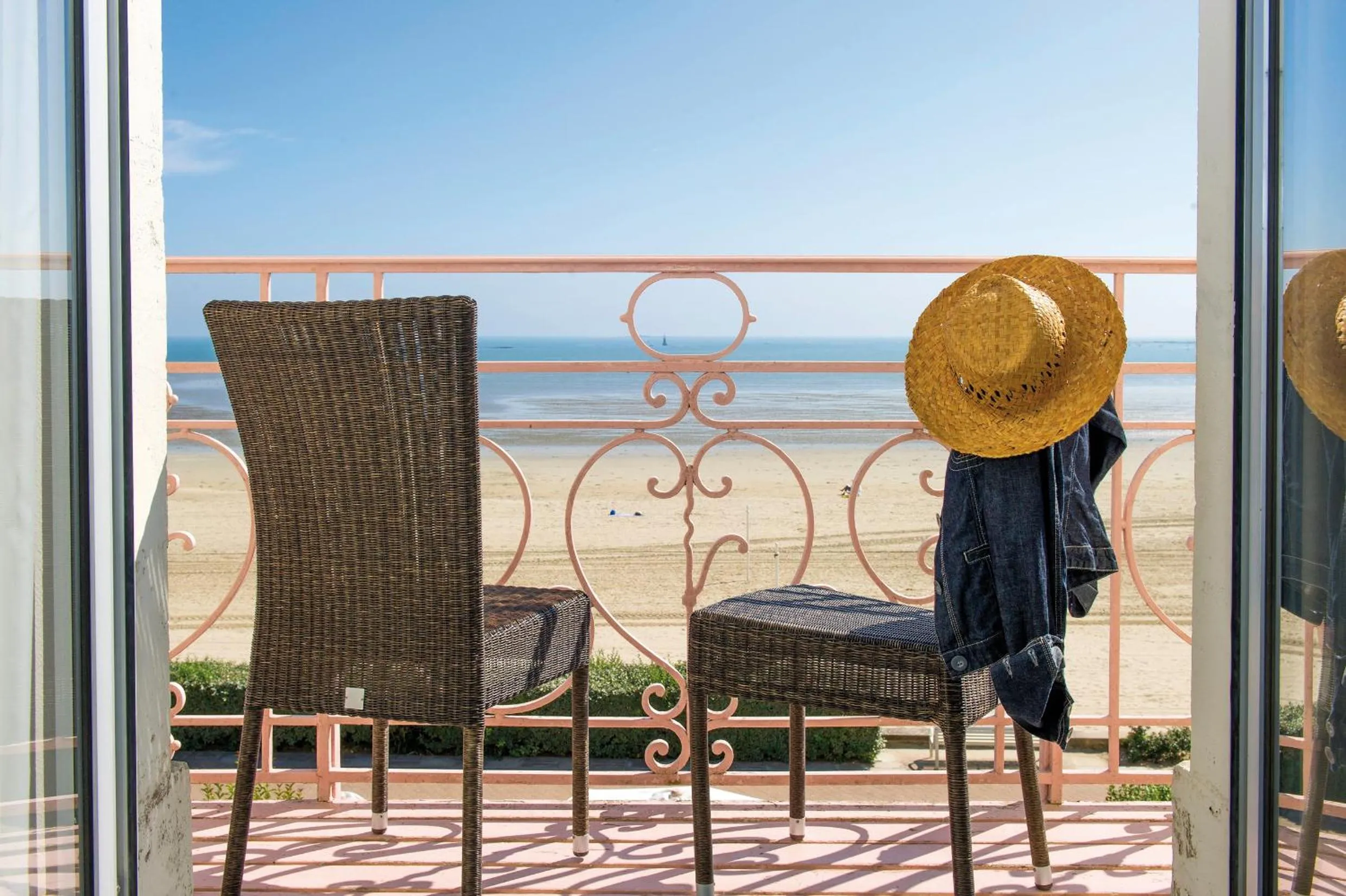 Balcony/Terrace in Hôtel Vacances Bleues Villa Caroline