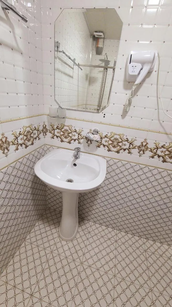 Shower in Samarkand City Center Hotel