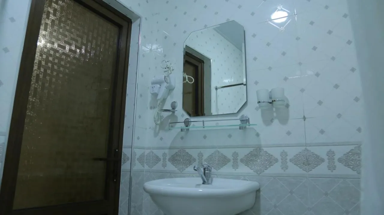Shower in Samarkand City Center Hotel