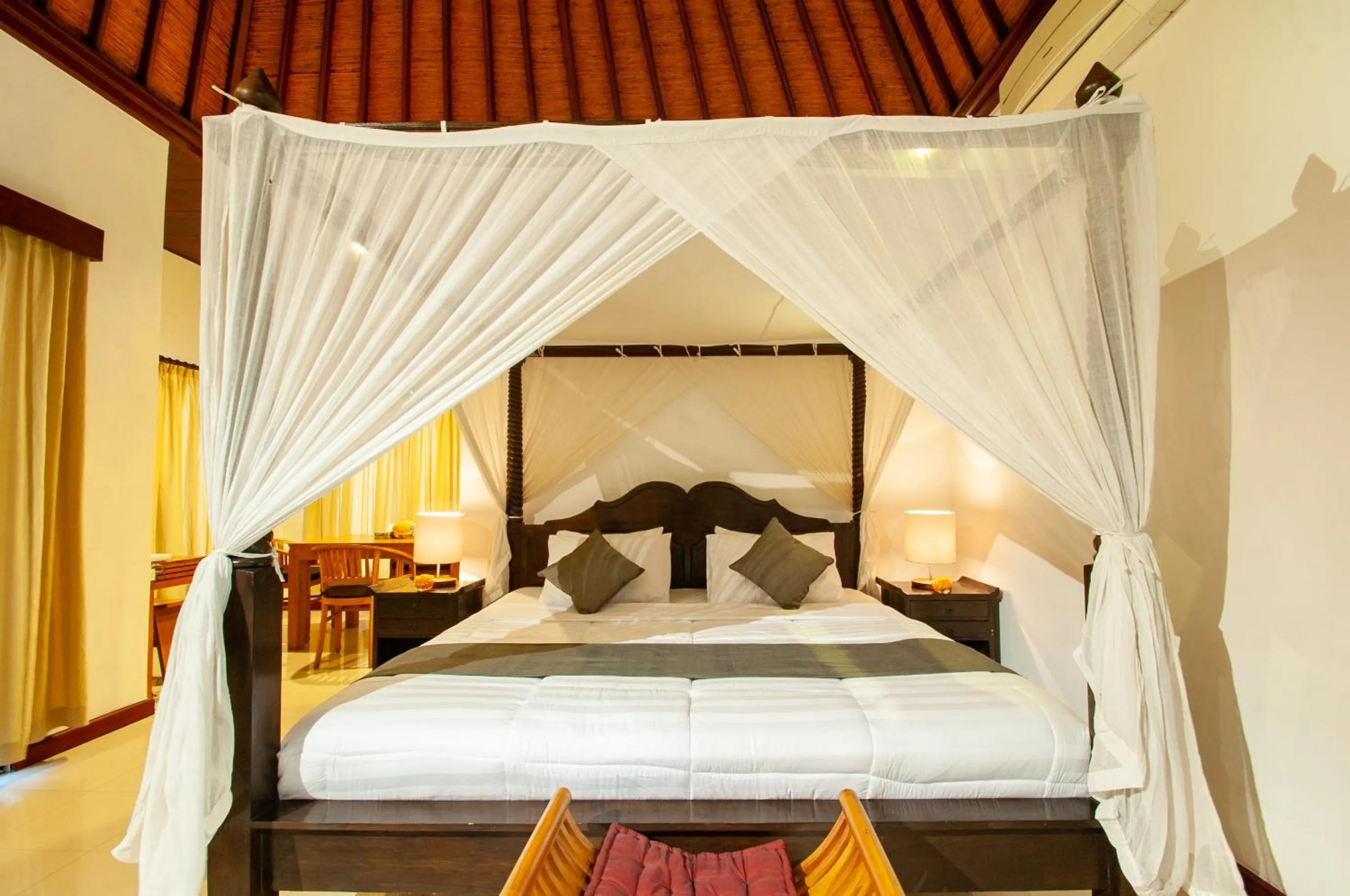 Bed in Flamboyant Villa Ubud
