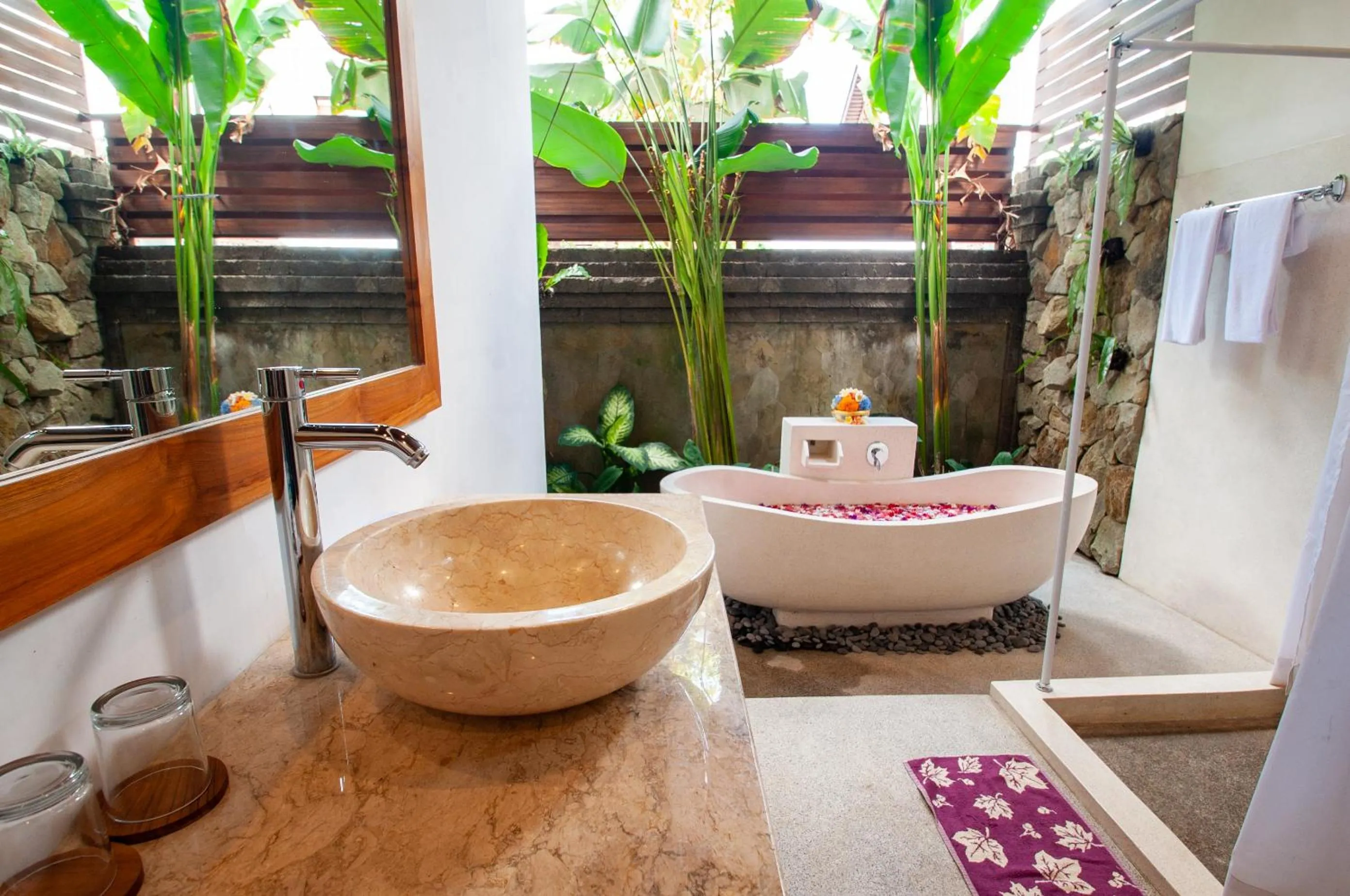 Bathroom in Flamboyant Villa Ubud