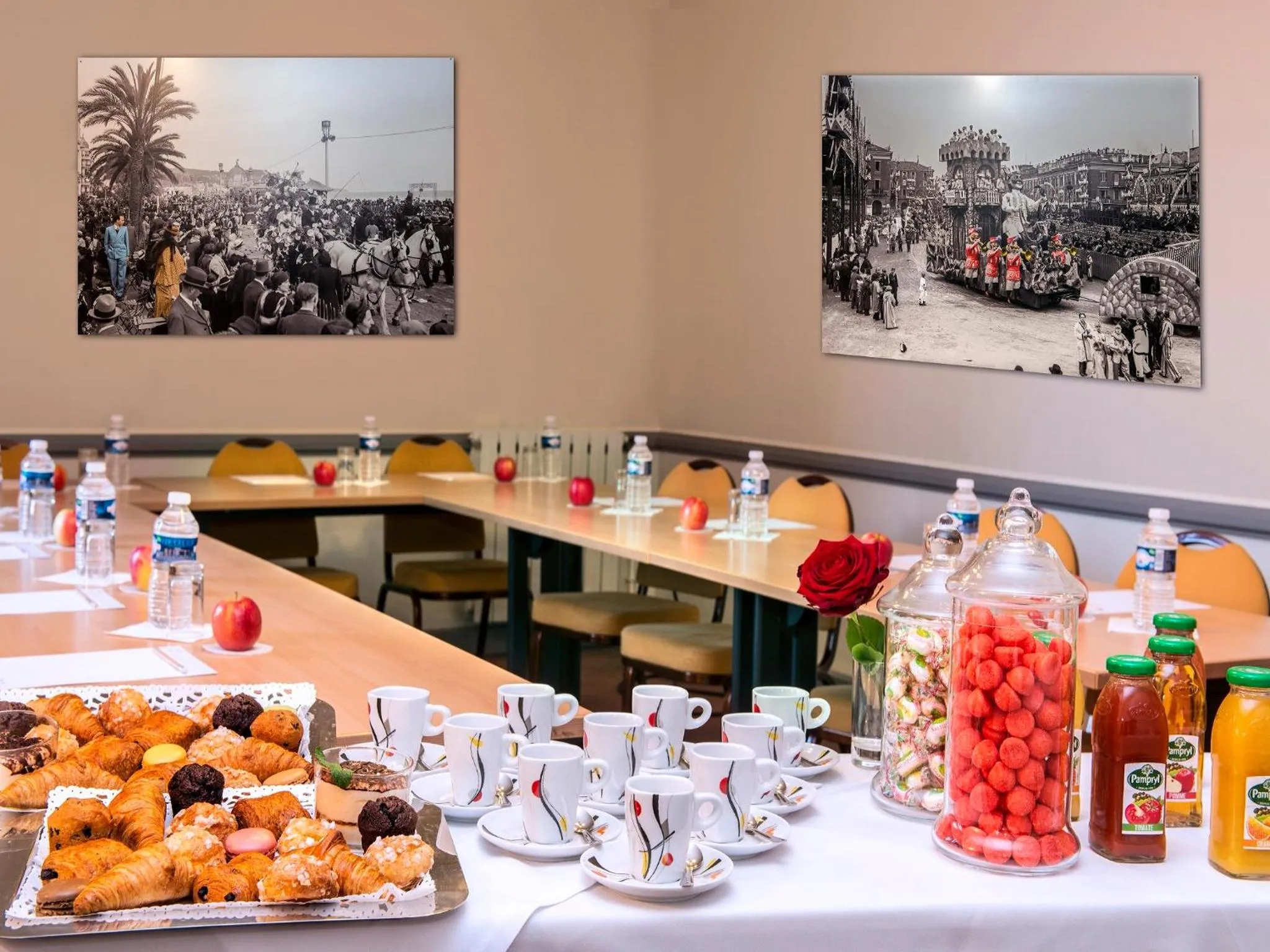 Business facilities in Hôtel Le Royal Promenade des Anglais