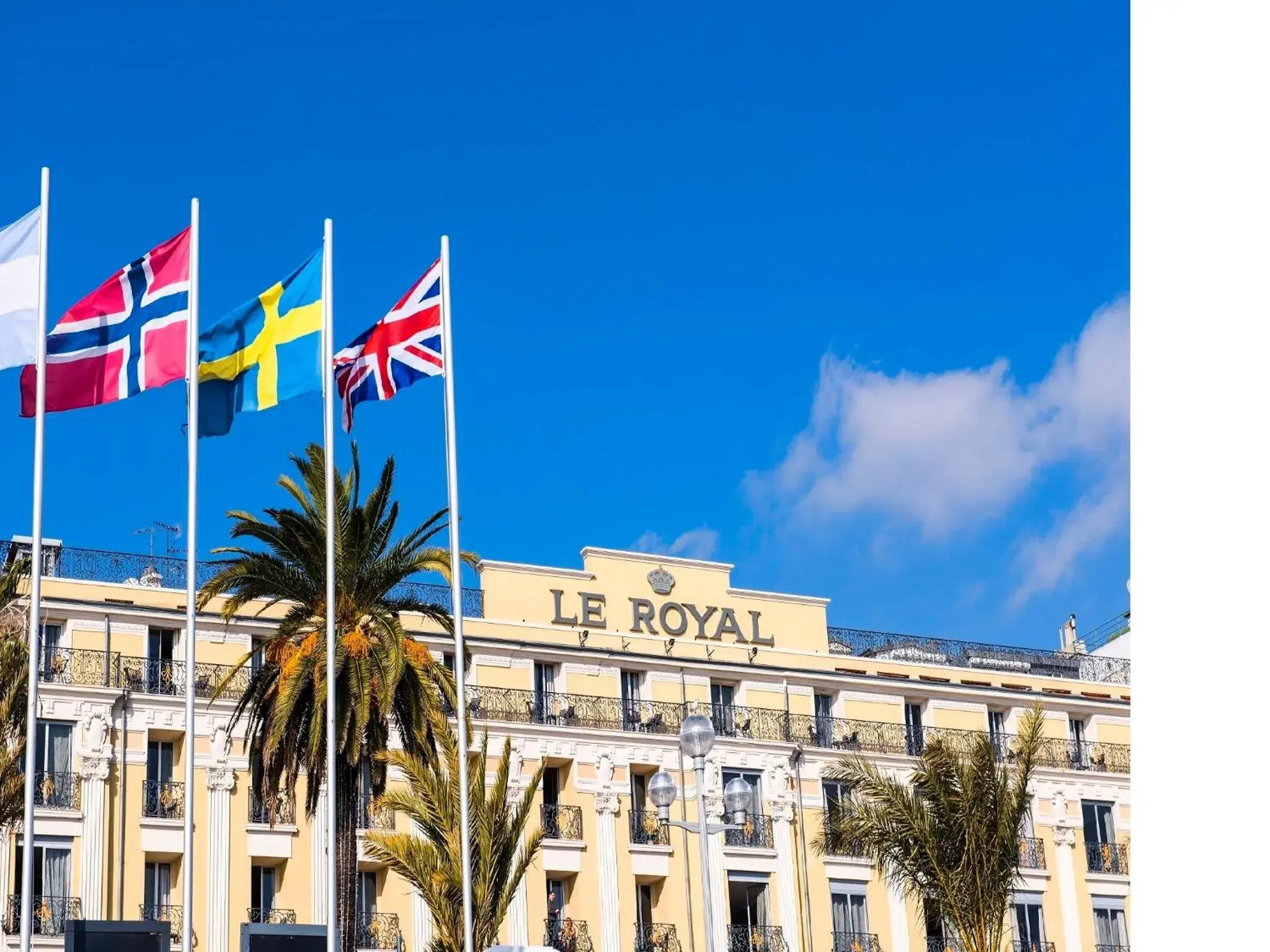 Facade/entrance in Hôtel Le Royal Promenade des Anglais Facade/entrance in Hôtel Le Royal Promenade des Anglais