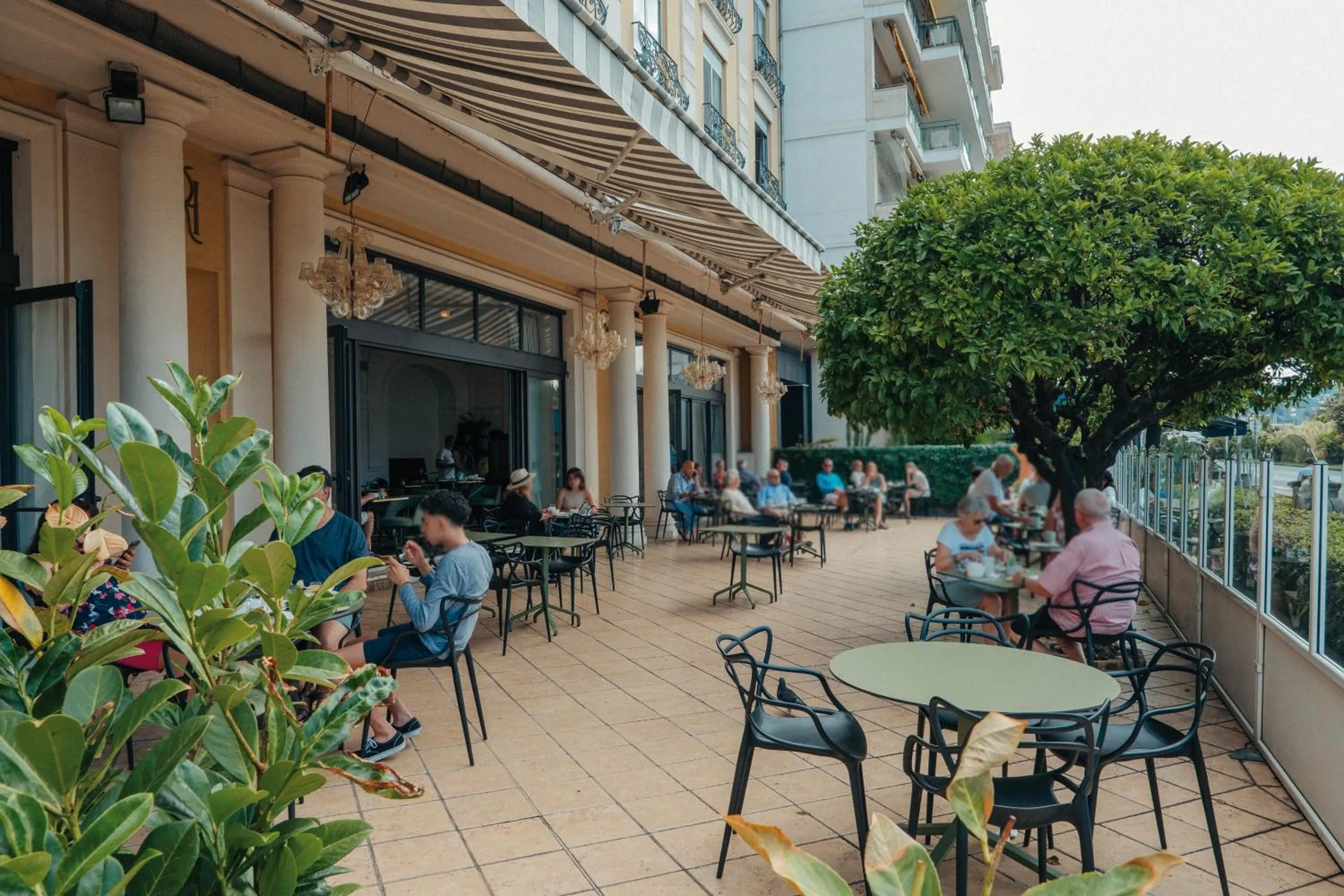 Balcony/Terrace in Hôtel Le Royal Promenade des Anglais